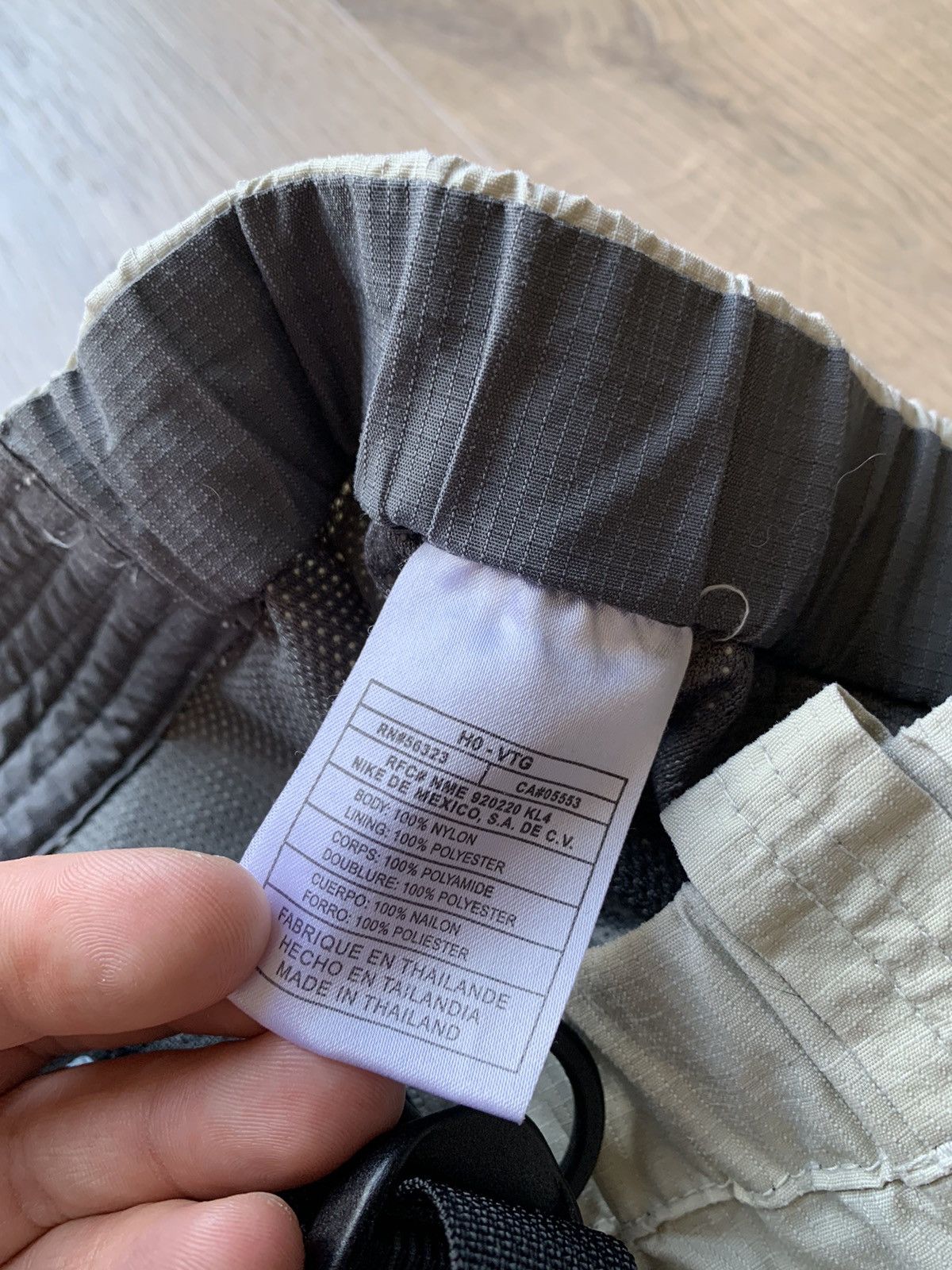 Vintage Nike ACG Vintage Waterproof Cargo Pants Size US 32 / EU 48 - 7 Thumbnail