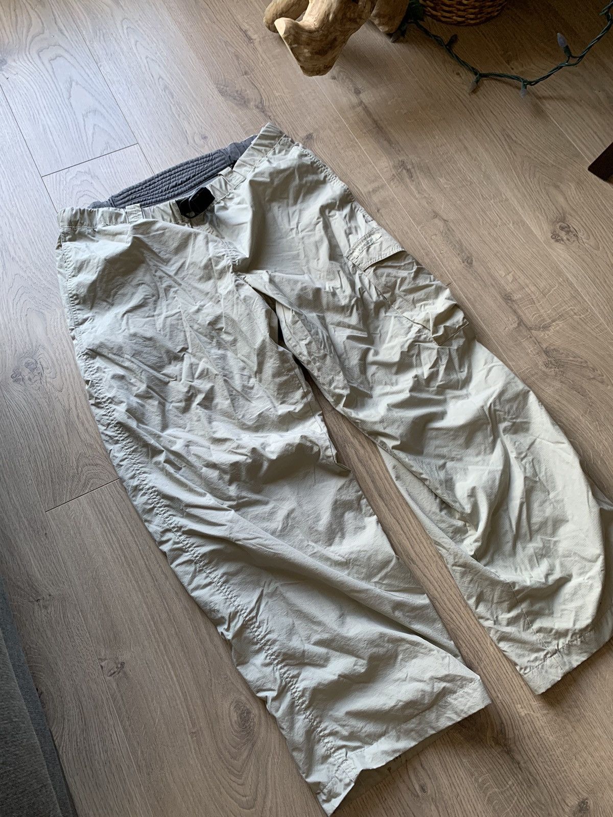 Vintage Nike ACG Vintage Waterproof Cargo Pants Size US 32 / EU 48 - 2 Thumbnail