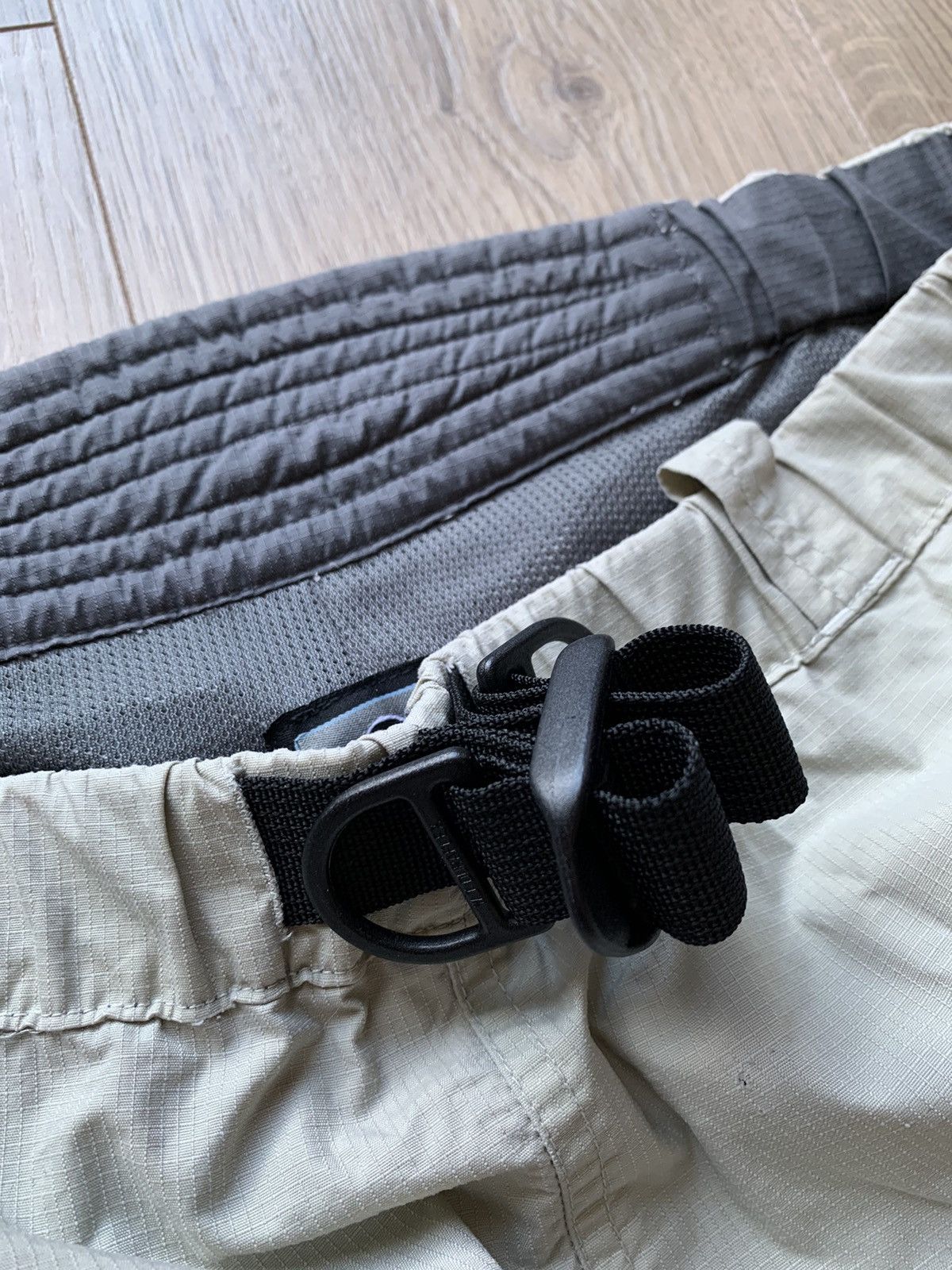Vintage Nike ACG Vintage Waterproof Cargo Pants Size US 32 / EU 48 - 6 Thumbnail