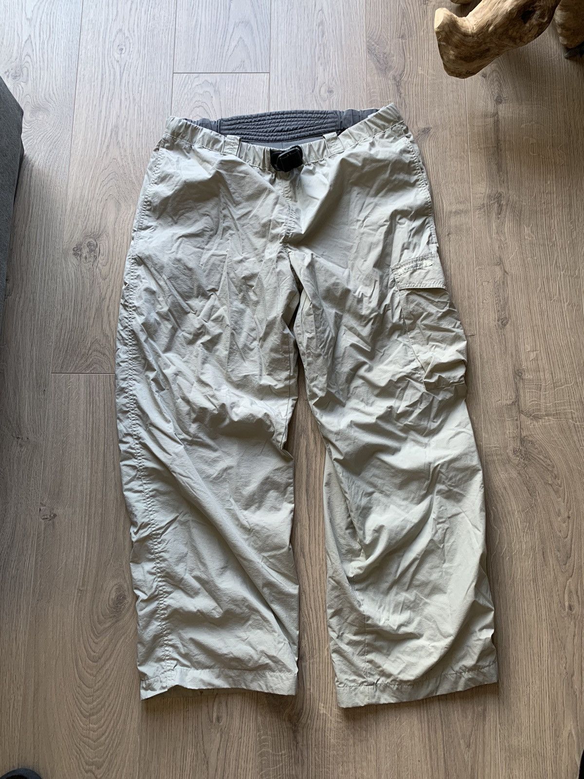 Vintage Nike ACG Vintage Waterproof Cargo Pants Size US 32 / EU 48 - 1 Thumbnail