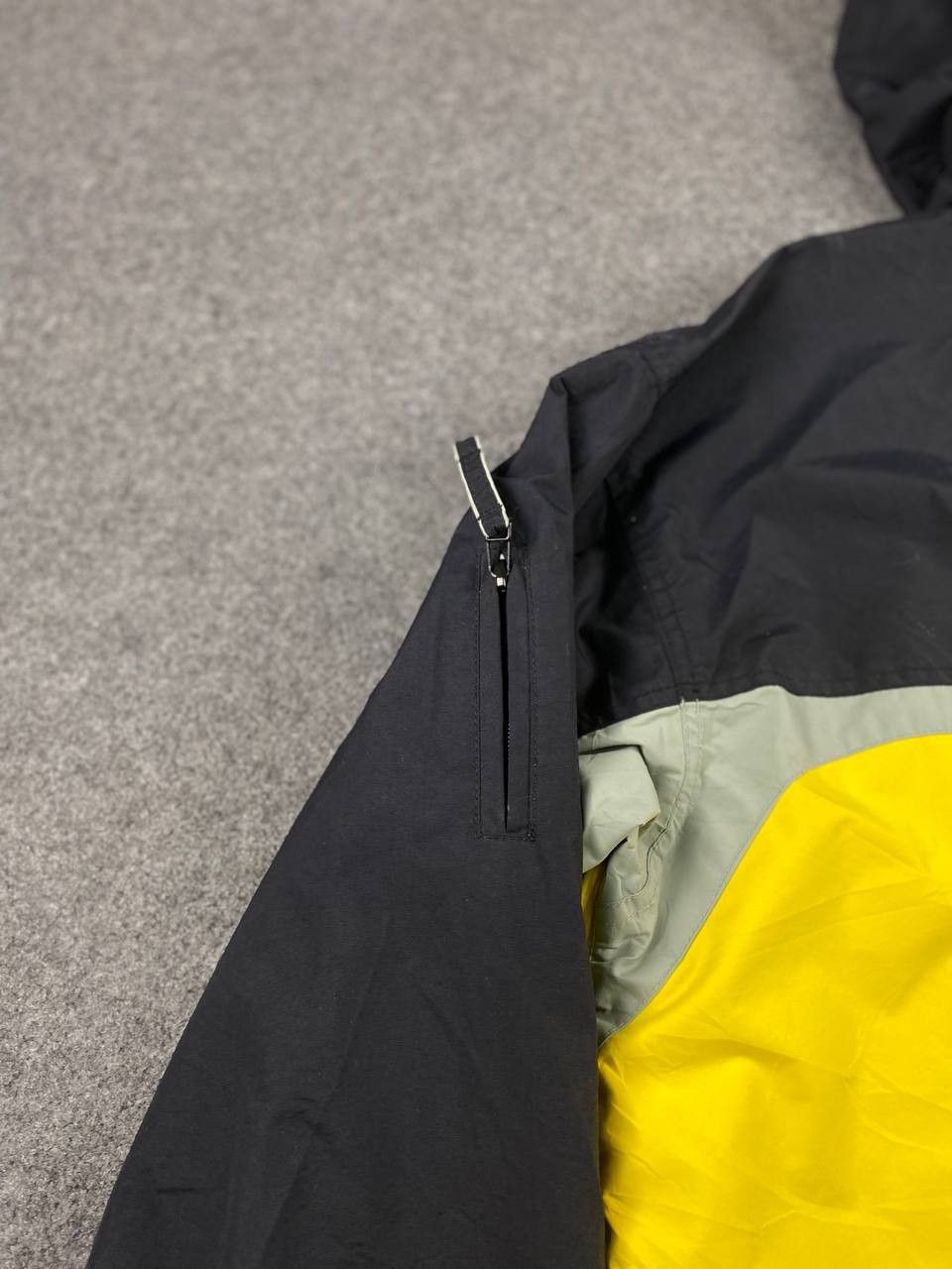 Japanese Brand planet earth waterproof ski jacket nice design Size US L / EU 52-54 / 3 - 14 Thumbnail