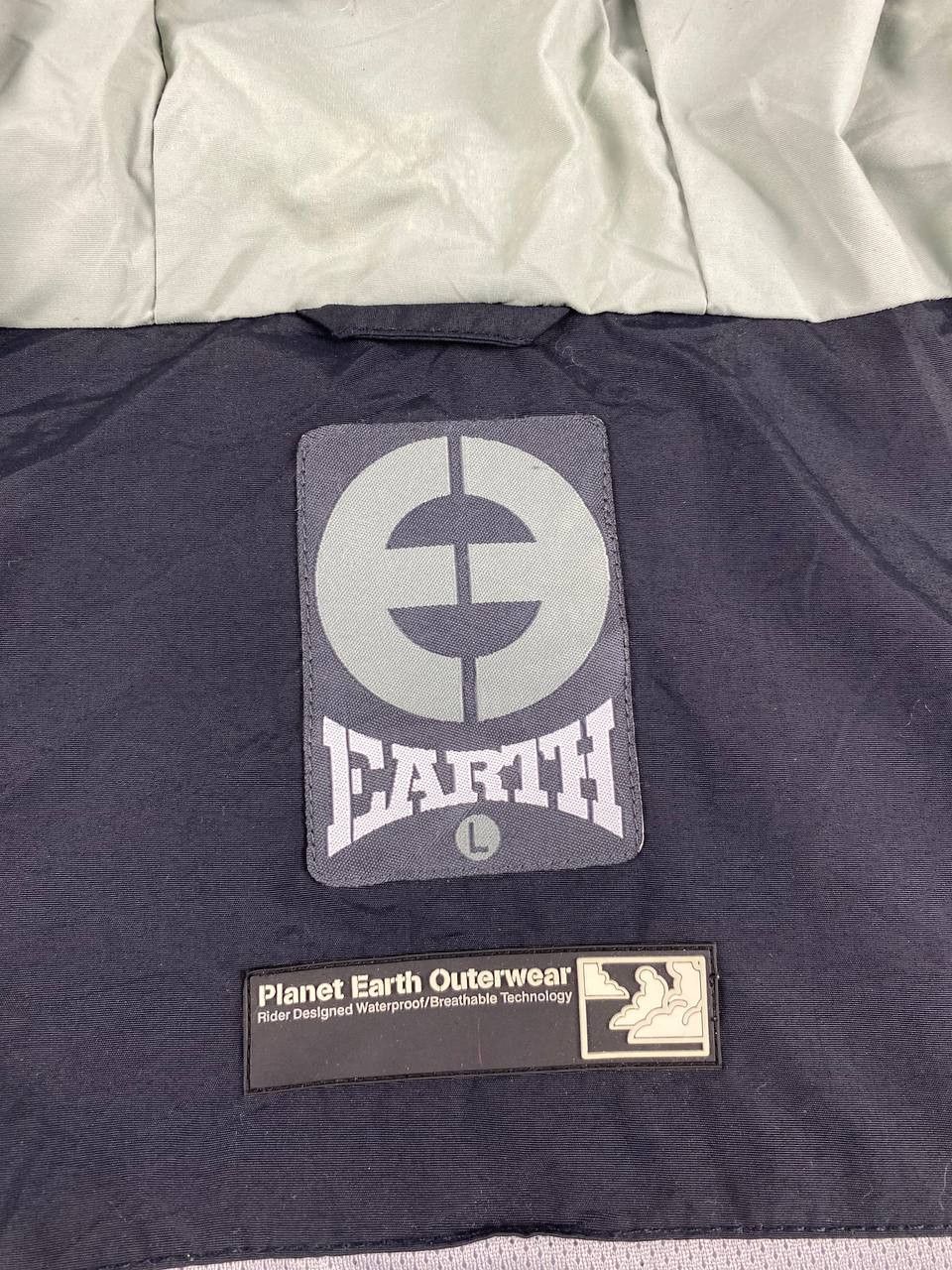 Japanese Brand planet earth waterproof ski jacket nice design Size US L / EU 52-54 / 3 - 7 Thumbnail