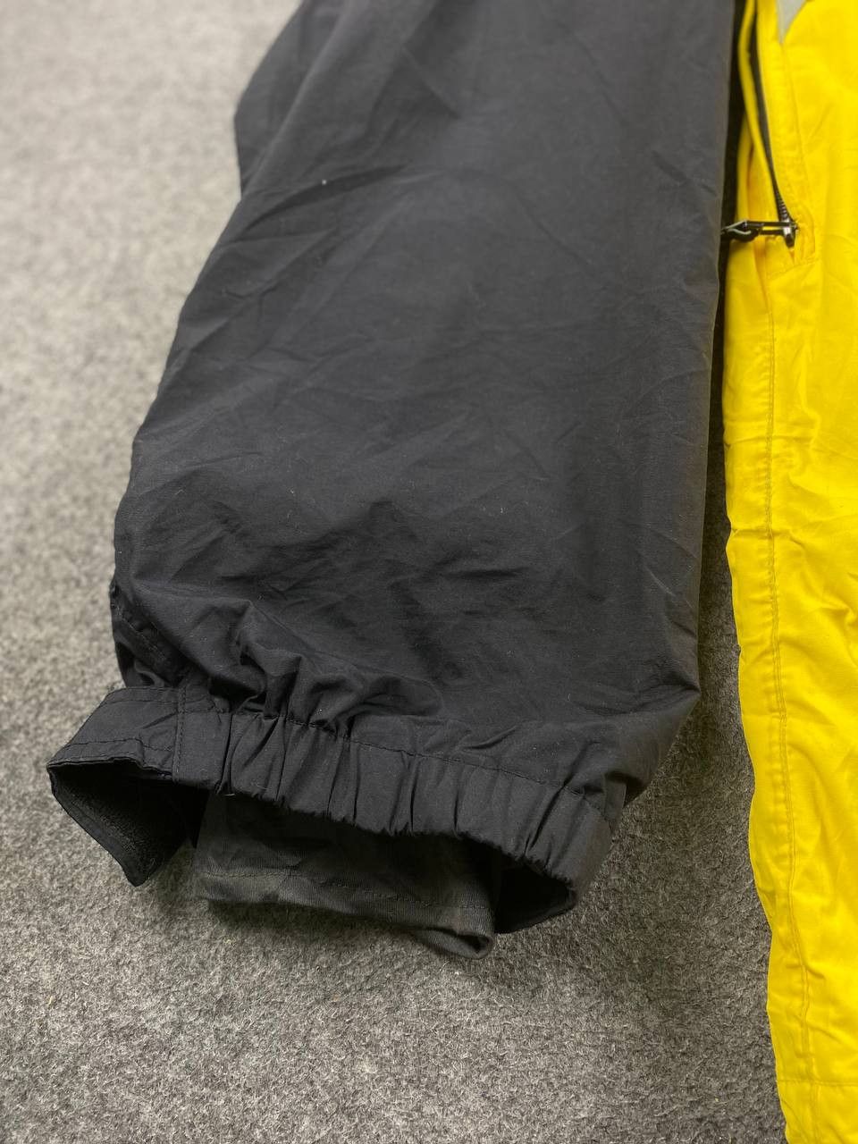 Japanese Brand planet earth waterproof ski jacket nice design Size US L / EU 52-54 / 3 - 4 Thumbnail
