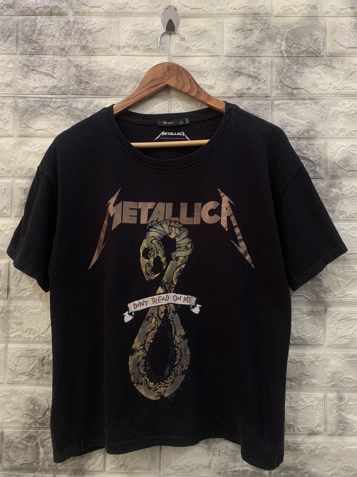 Metallica 2016 Metallica “don’t tread on me” black tee Size US L / EU 52-54 / 3 - 1 Thumbnail