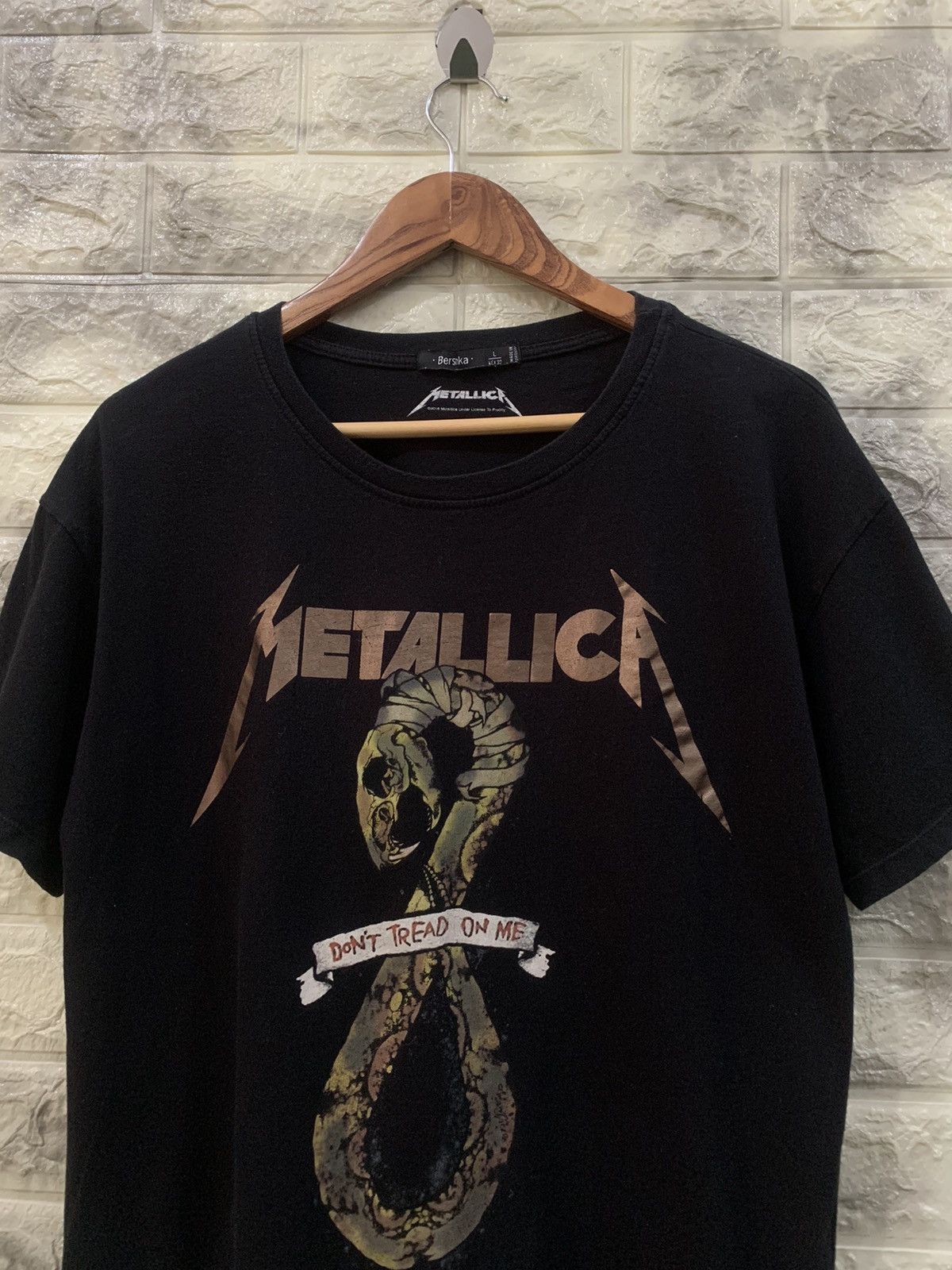 Metallica 2016 Metallica “don’t tread on me” black tee Size US L / EU 52-54 / 3 - 2 Thumbnail