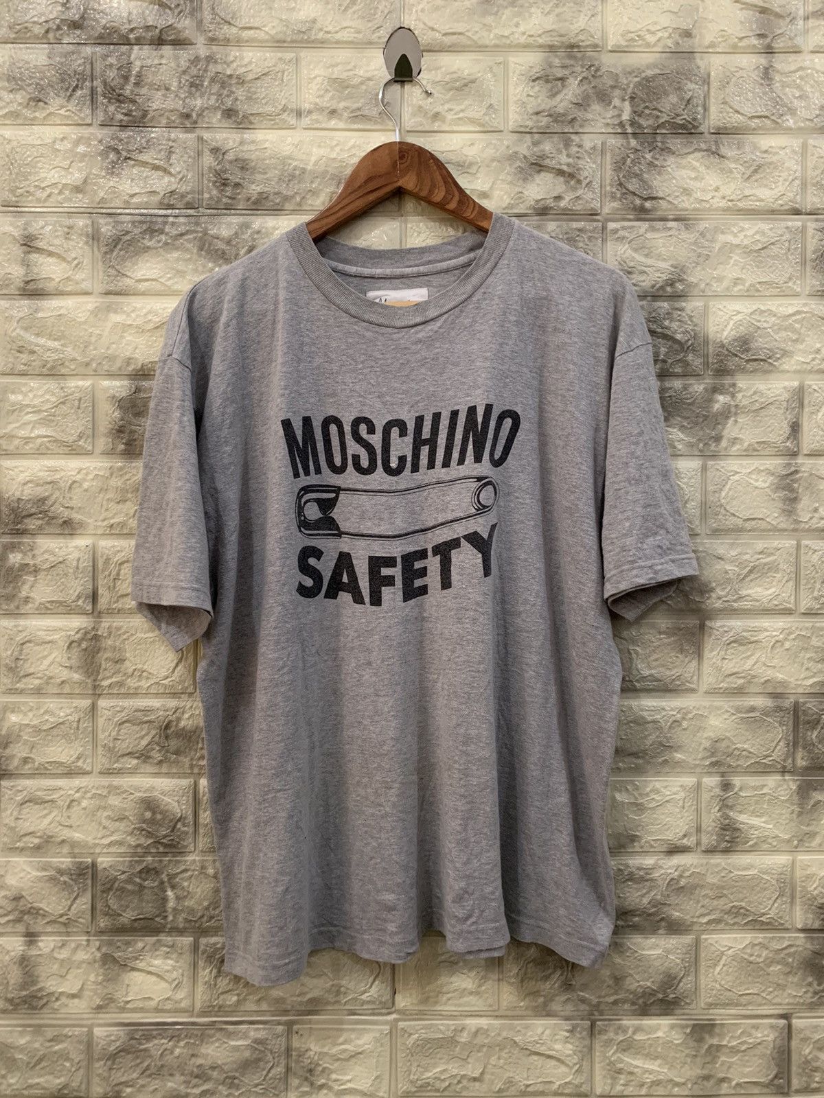Moschino Moschino Safety graphic tee Size US L / EU 52-54 / 3 - 2 Thumbnail