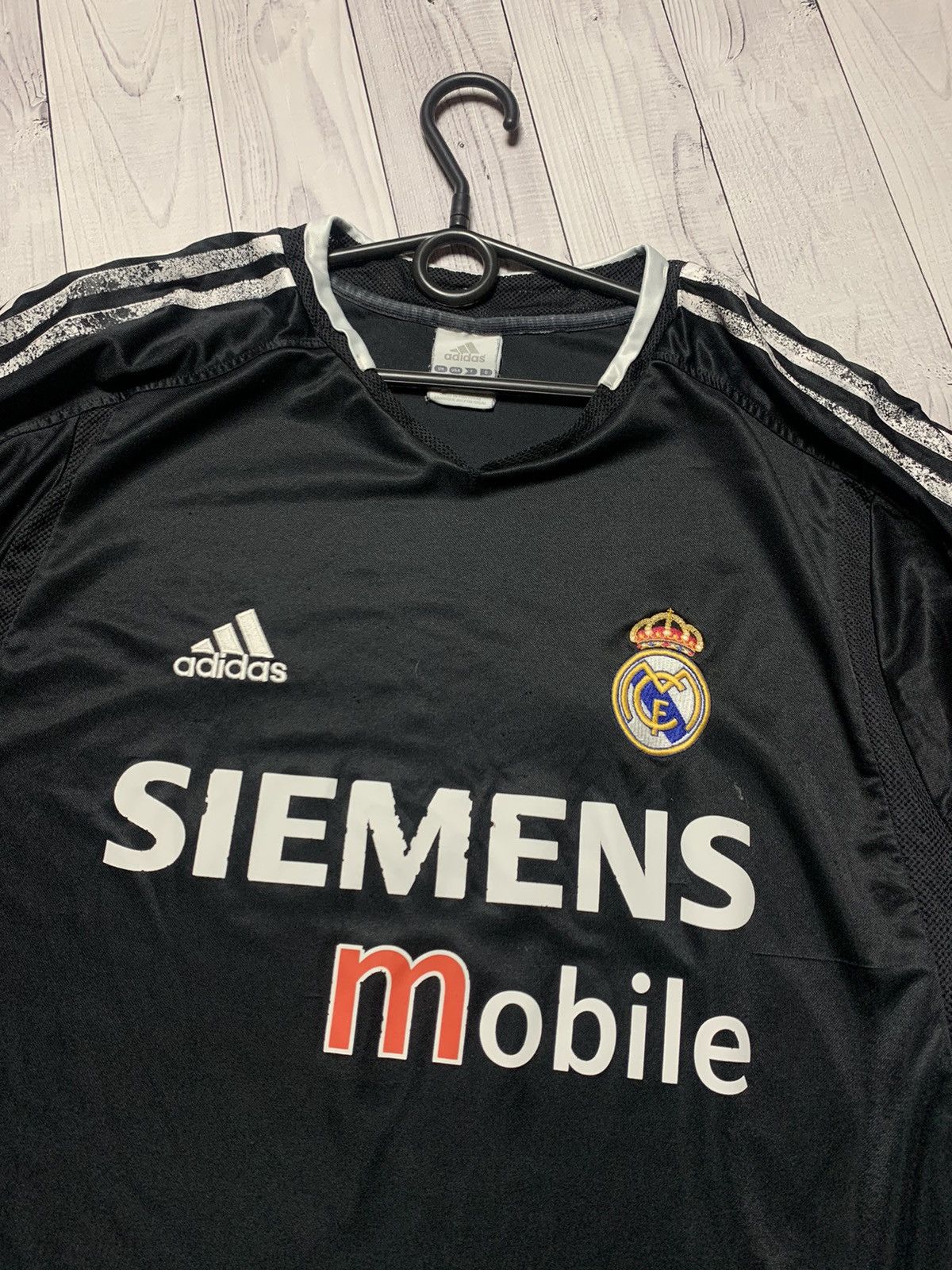 Adidas Vintage Real Madrid adidas soccer jersey size L Size US L / EU 52-54 / 3 - 3 Thumbnail