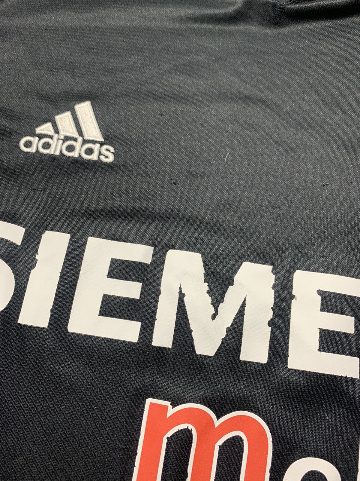 Adidas Vintage Real Madrid adidas soccer jersey size L Size US L / EU 52-54 / 3 - 4 Thumbnail