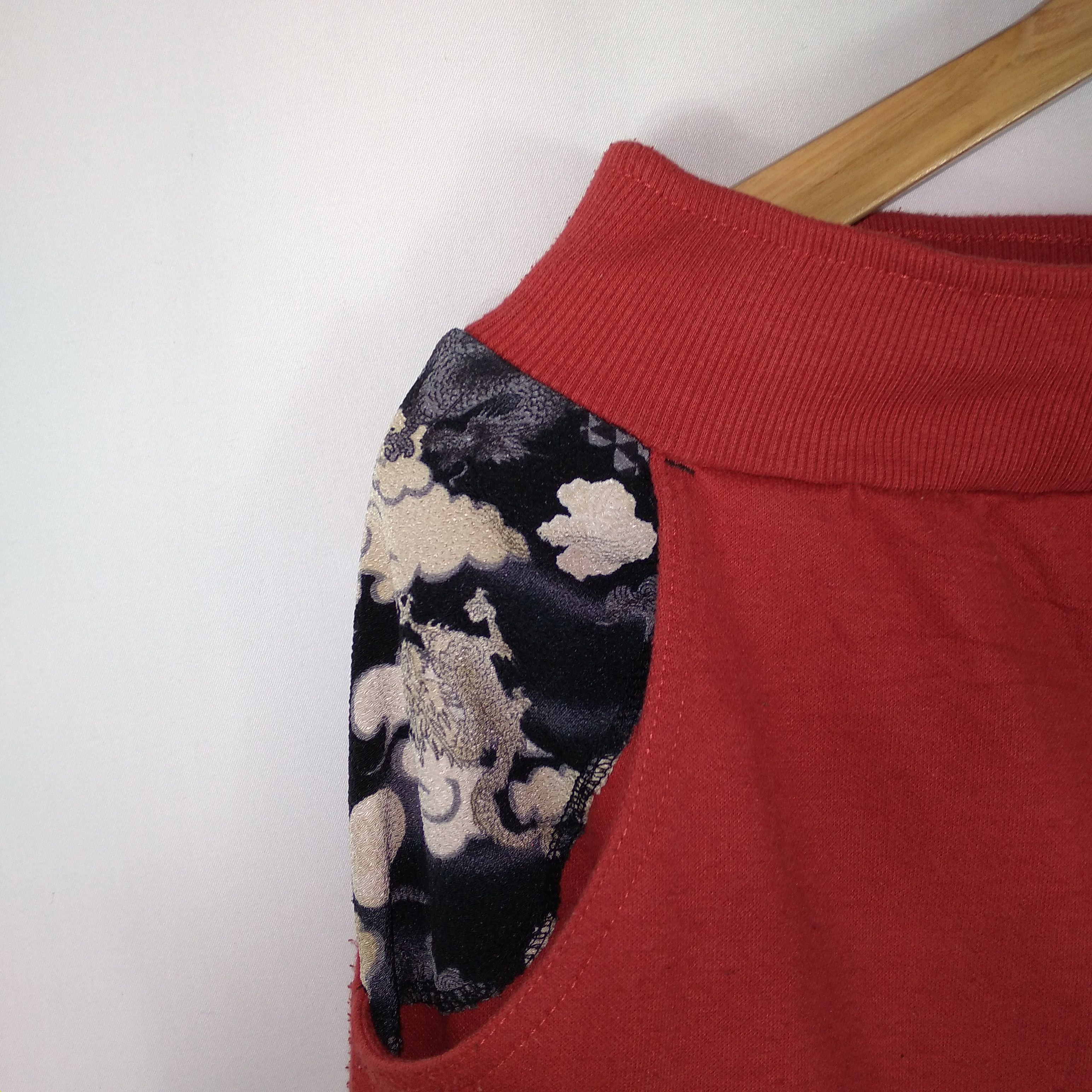 Japanese Brand × Vintage Vintage Sukajan Over Print Art Of Dragon Jogger Sweat Pants Size US 30 / EU 46 - 4 Thumbnail