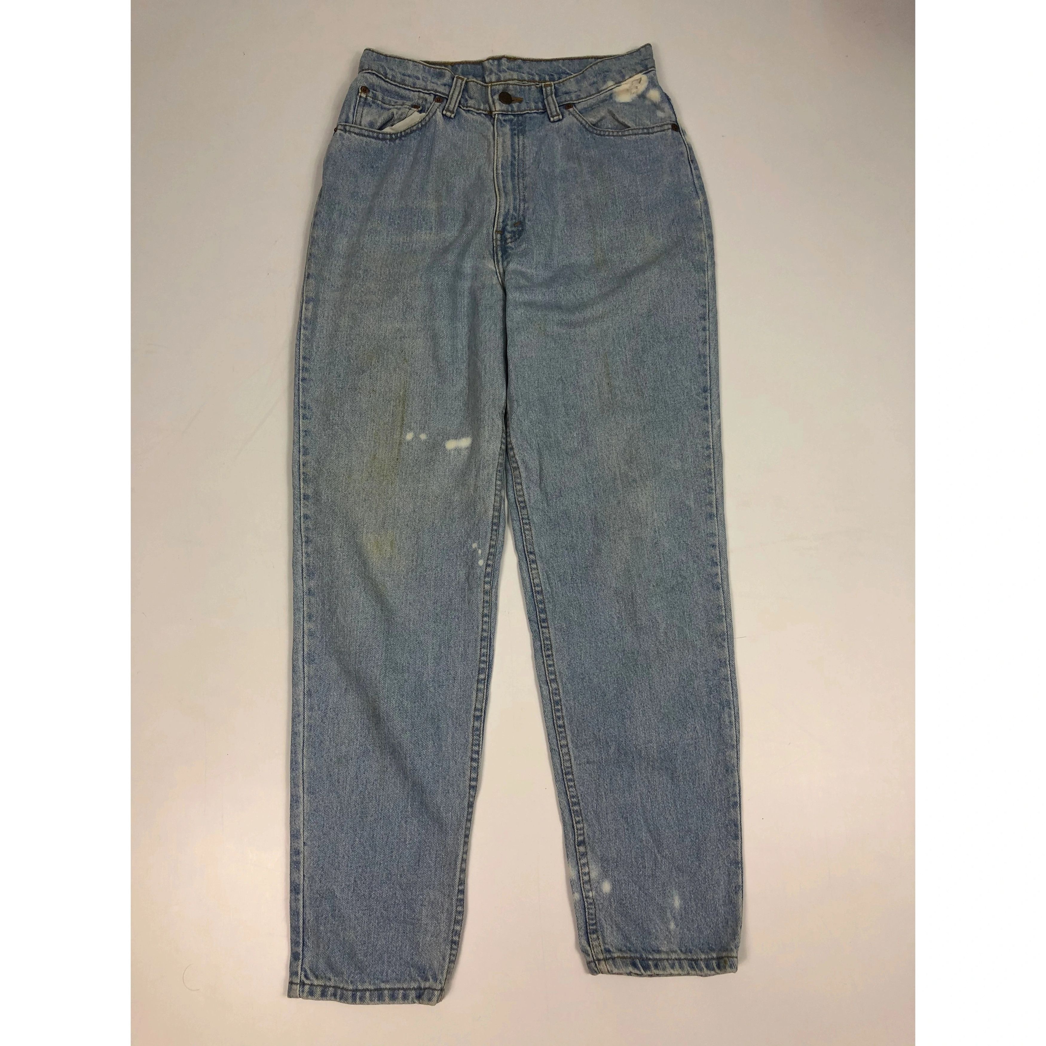 image of Distressed Denim Vintage 90's Levis 512 Slim Fit Tapered Leg Denim in Light Blue Jeans (Size 28)