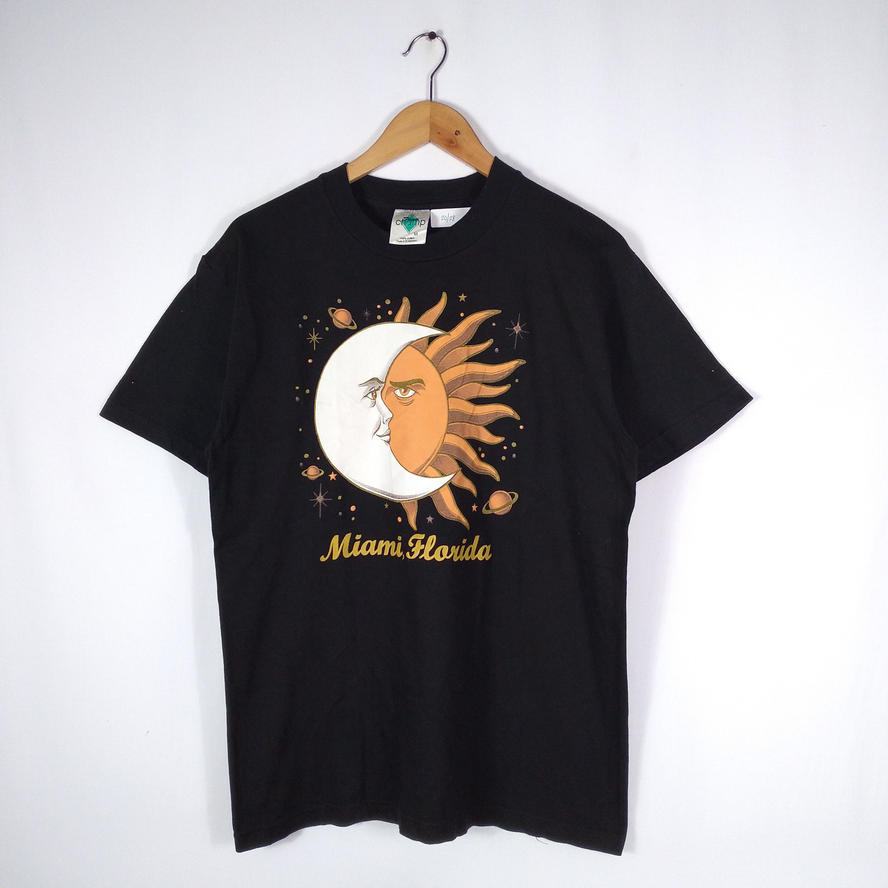 Vintage Vintage 90s Miami Florida Graphiic Of Big Sun And Moon Tee Size US M / EU 48-50 / 2 - 1 Thumbnail