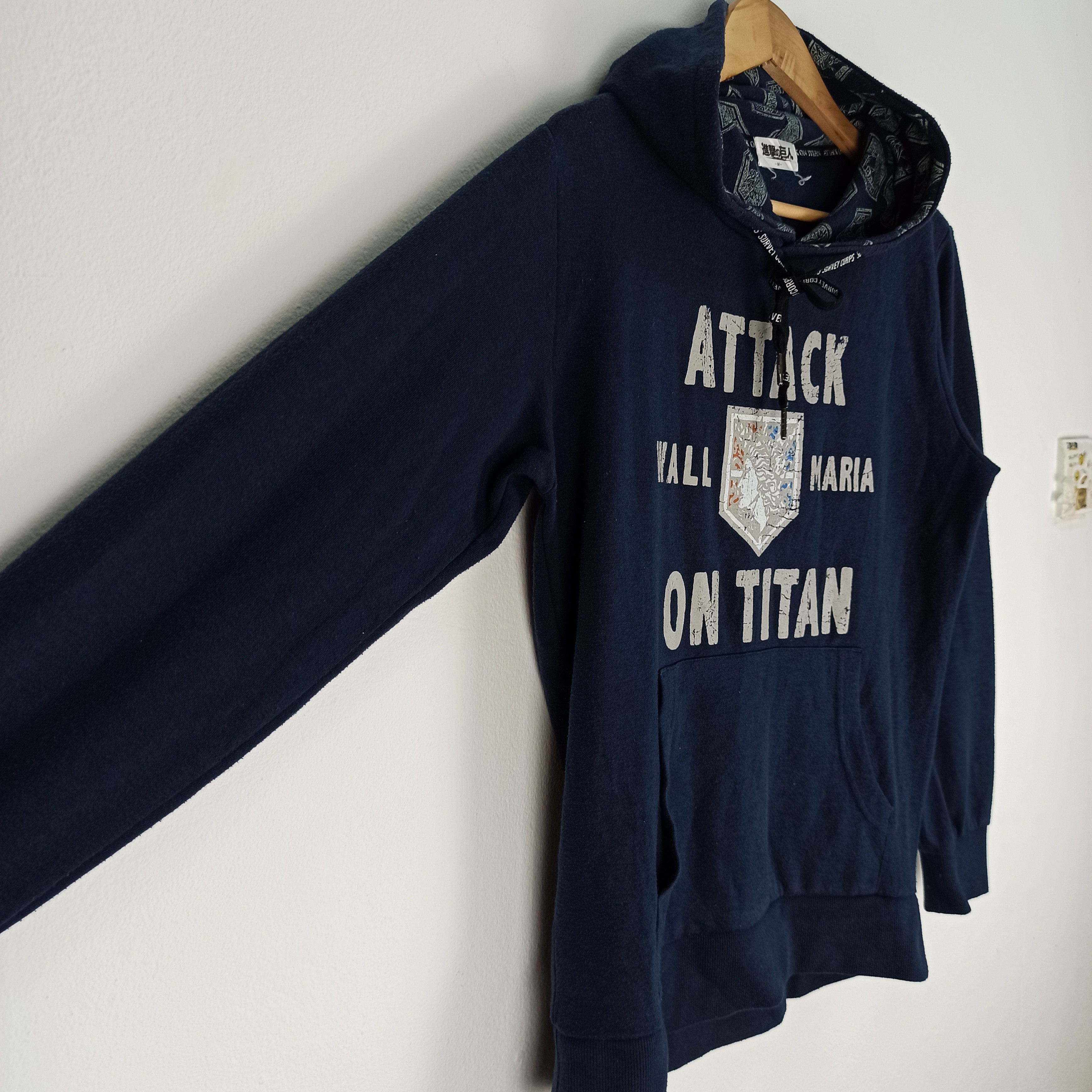 Anime Rare Anime Attack On Titan "Wall Maria" Hoodie Size US M / EU 48-50 / 2 - 5 Thumbnail