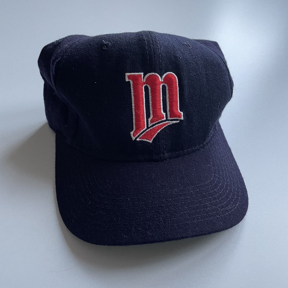 image of Vintage 90's Minnesota Twins Embroidered Mlb Wool Fitted in Navy, Men's
