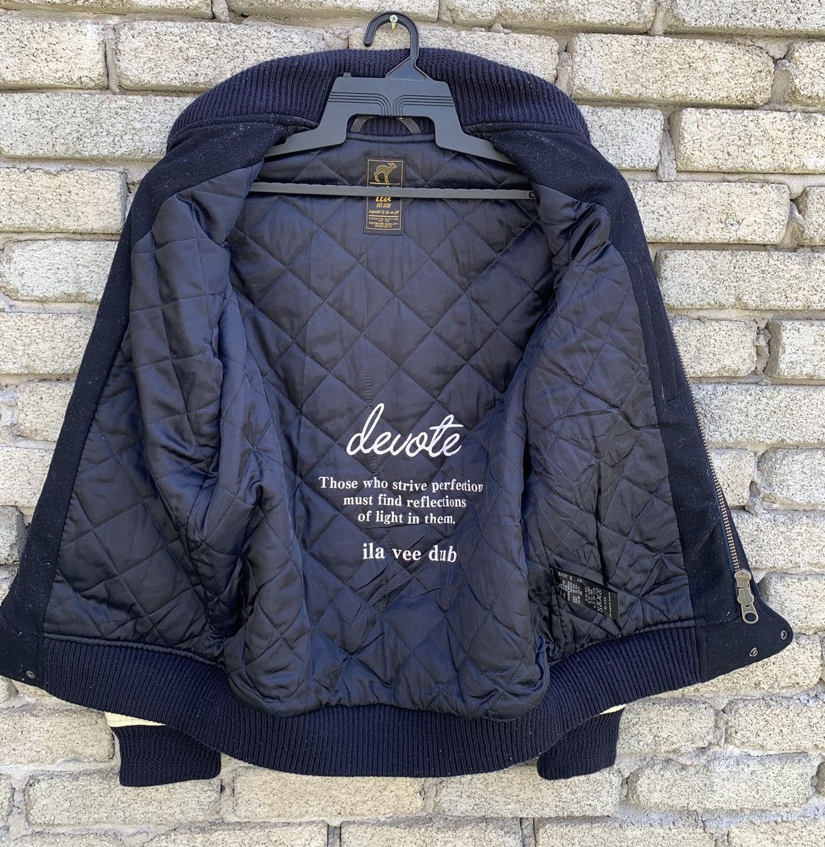 Rare ila VEE DUB Chain Stitch Embroidery Leather Sleeve