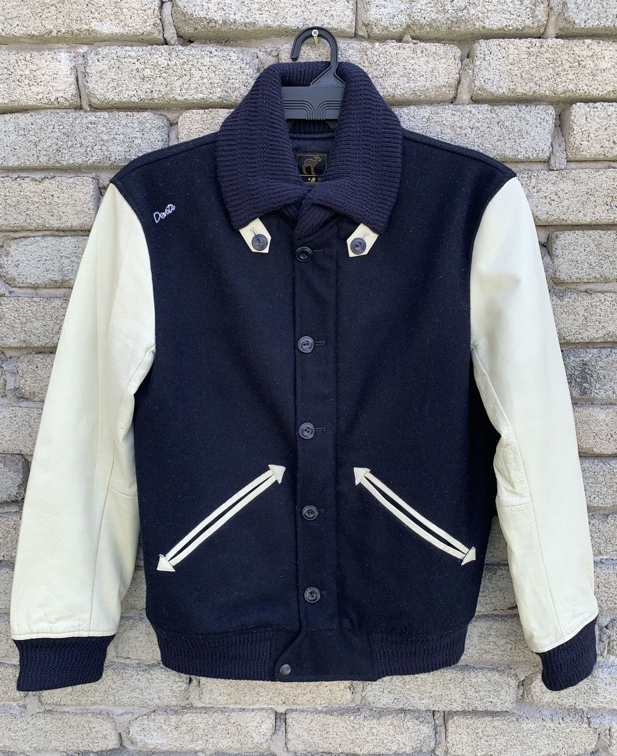 Rare ila VEE DUB Chain Stitch Embroidery Leather Sleeve