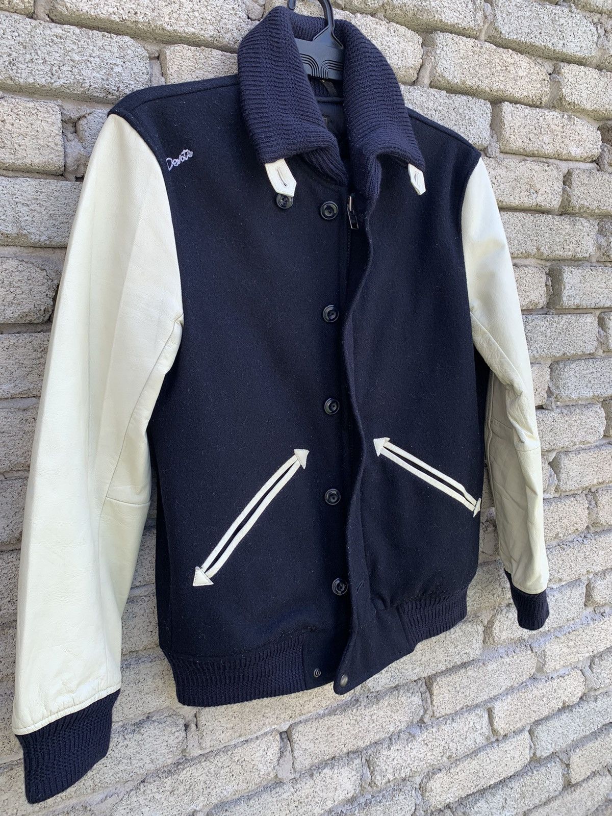 Rare ila VEE DUB Chain Stitch Embroidery Leather Sleeve