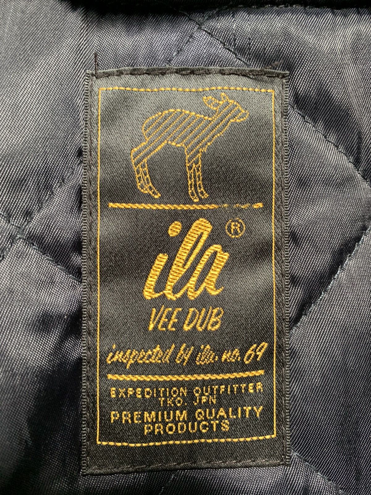 Rare ila VEE DUB Chain Stitch Embroidery Leather Sleeve