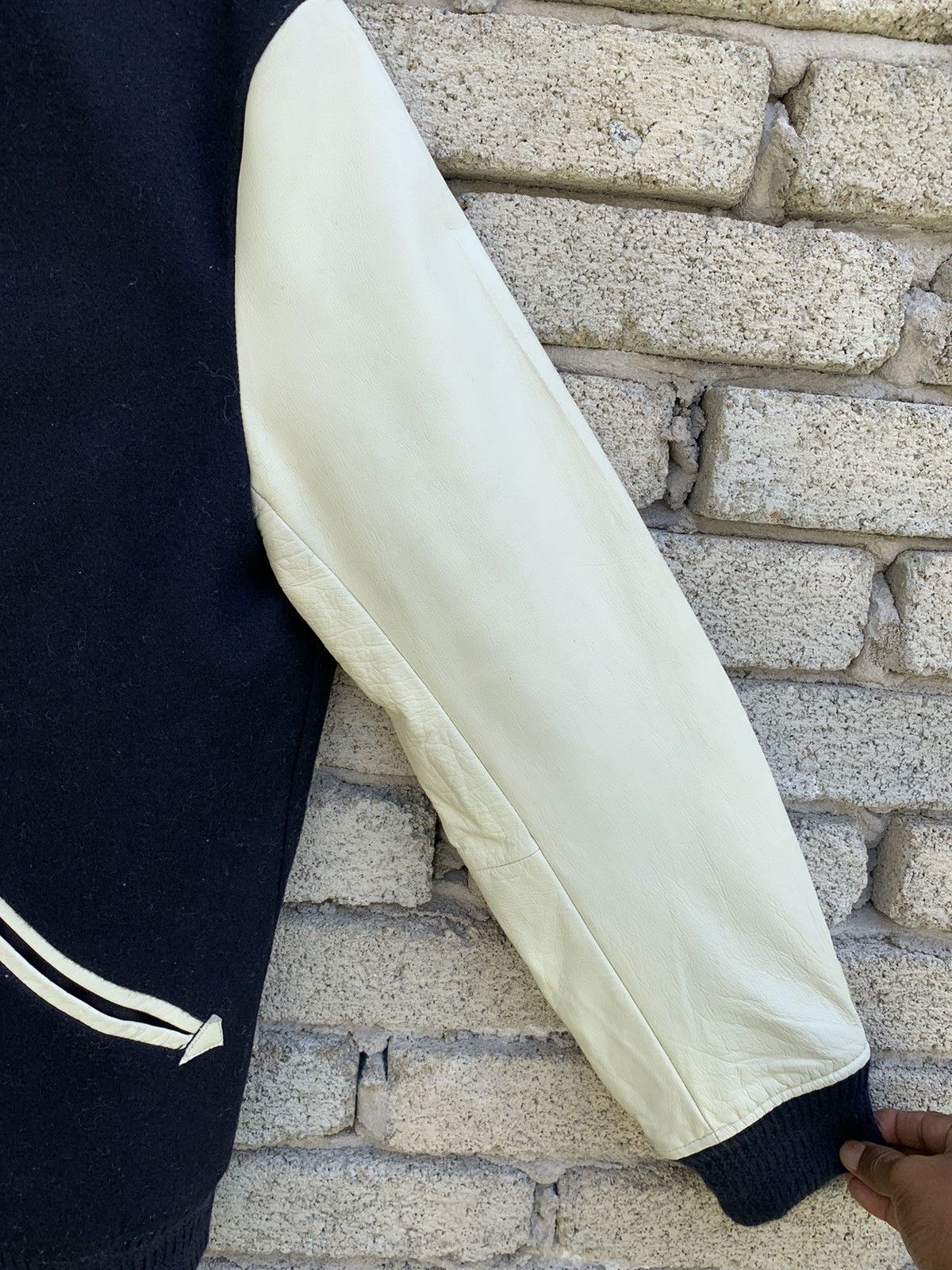 Rare ila VEE DUB Chain Stitch Embroidery Leather Sleeve