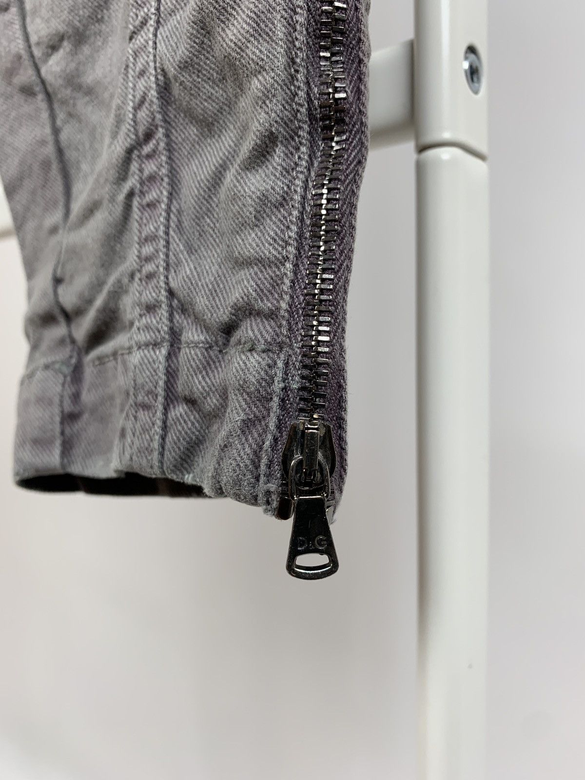Dolce & Gabbana Vintage Dolce&Gabbana Women’s Faded Grey Cargo Denim Pants Size 26" / US 2 / IT 38 - 16 Thumbnail