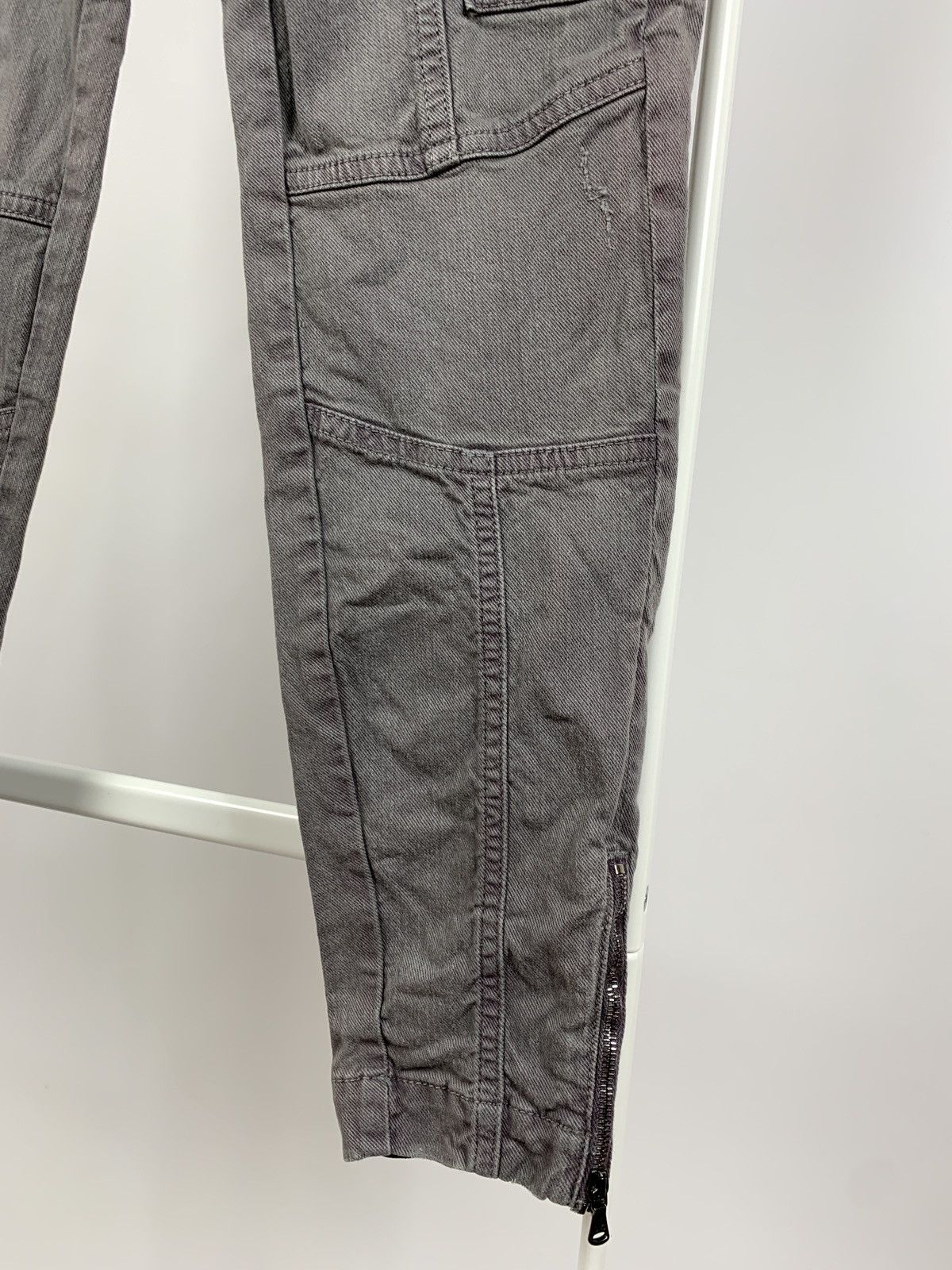 Dolce & Gabbana Vintage Dolce&Gabbana Women’s Faded Grey Cargo Denim Pants Size 26" / US 2 / IT 38 - 11 Thumbnail