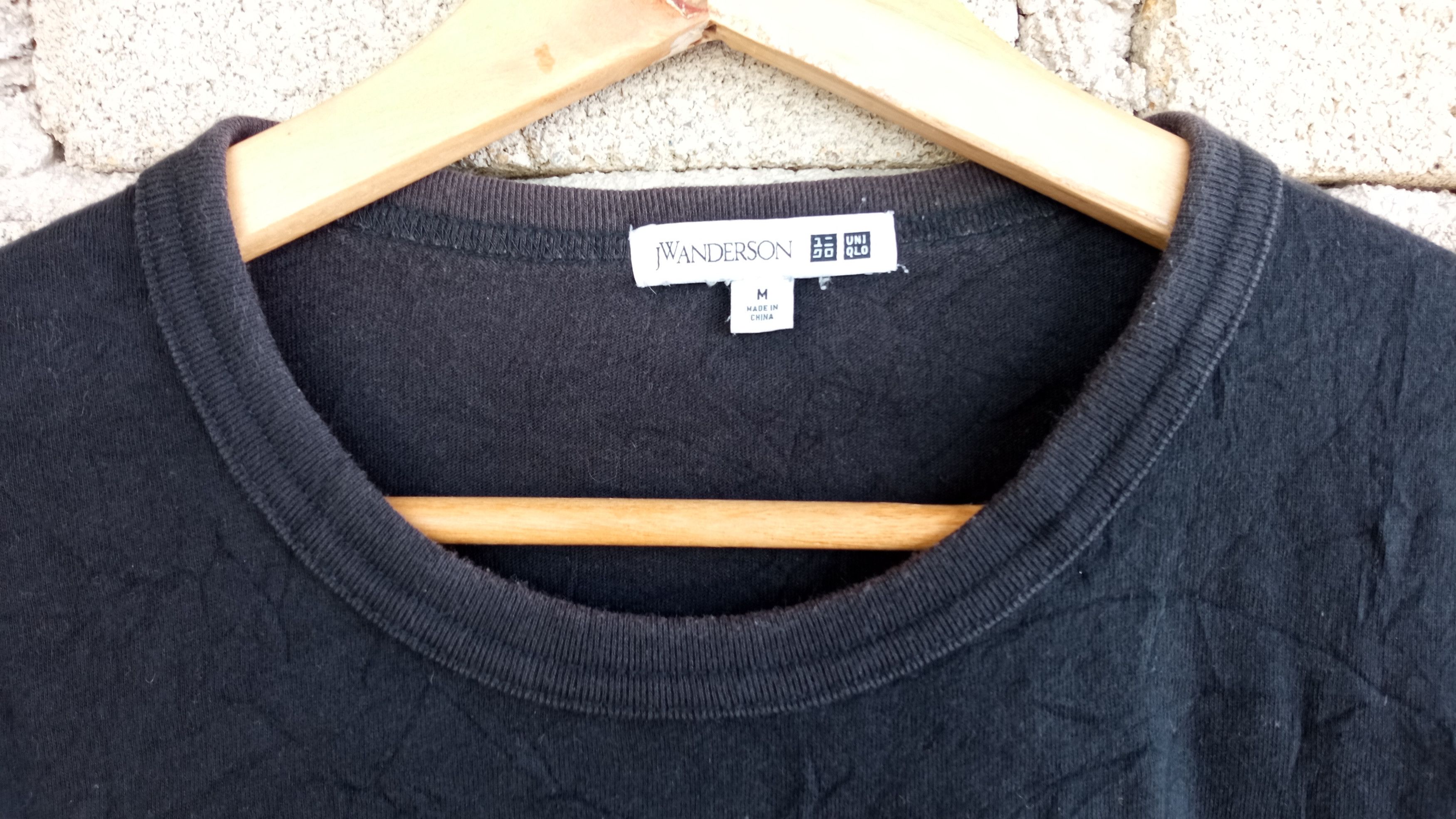 JW Anderson × Japanese Brand × Uniqlo 🔥🔥UT x J.W. Anderson T-Shirt Size US M / EU 48-50 / 2 - 6 Thumbnail
