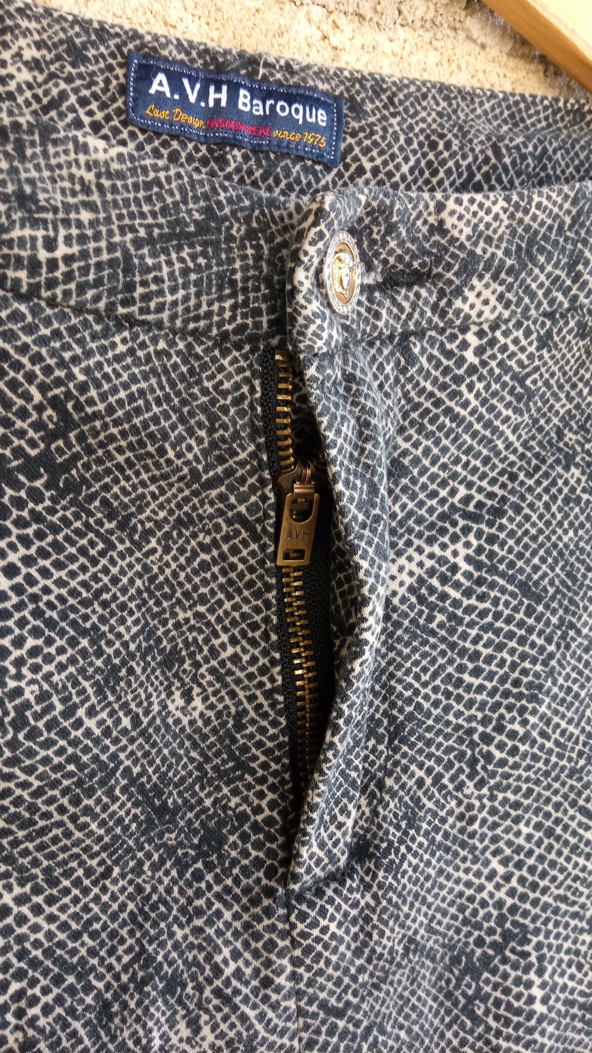 Japanese Brand × Vintage 🔥🔥AVH Baroque Full Print Snake Skin Printed Jeans Size US 31 - 10 Thumbnail