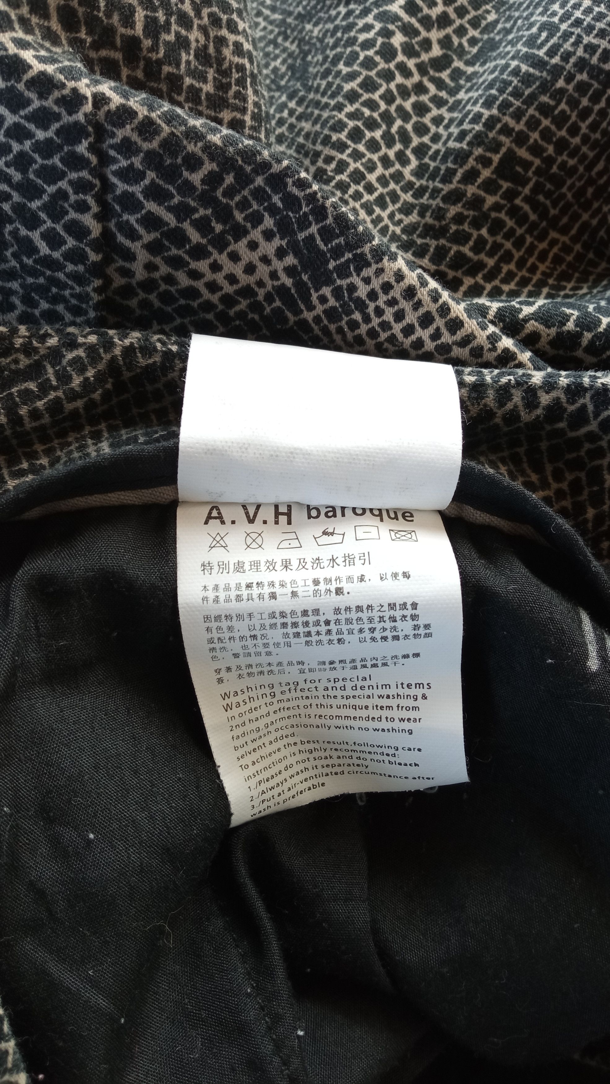 Japanese Brand × Vintage 🔥🔥AVH Baroque Full Print Snake Skin Printed Jeans Size US 31 - 16 Thumbnail