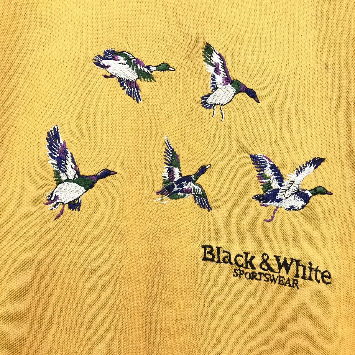 Japanese Brand × Vintage Vintage Black & White Sweatshirt Biglogo Animals Birds Size US L / EU 52-54 / 3 - 3 Thumbnail