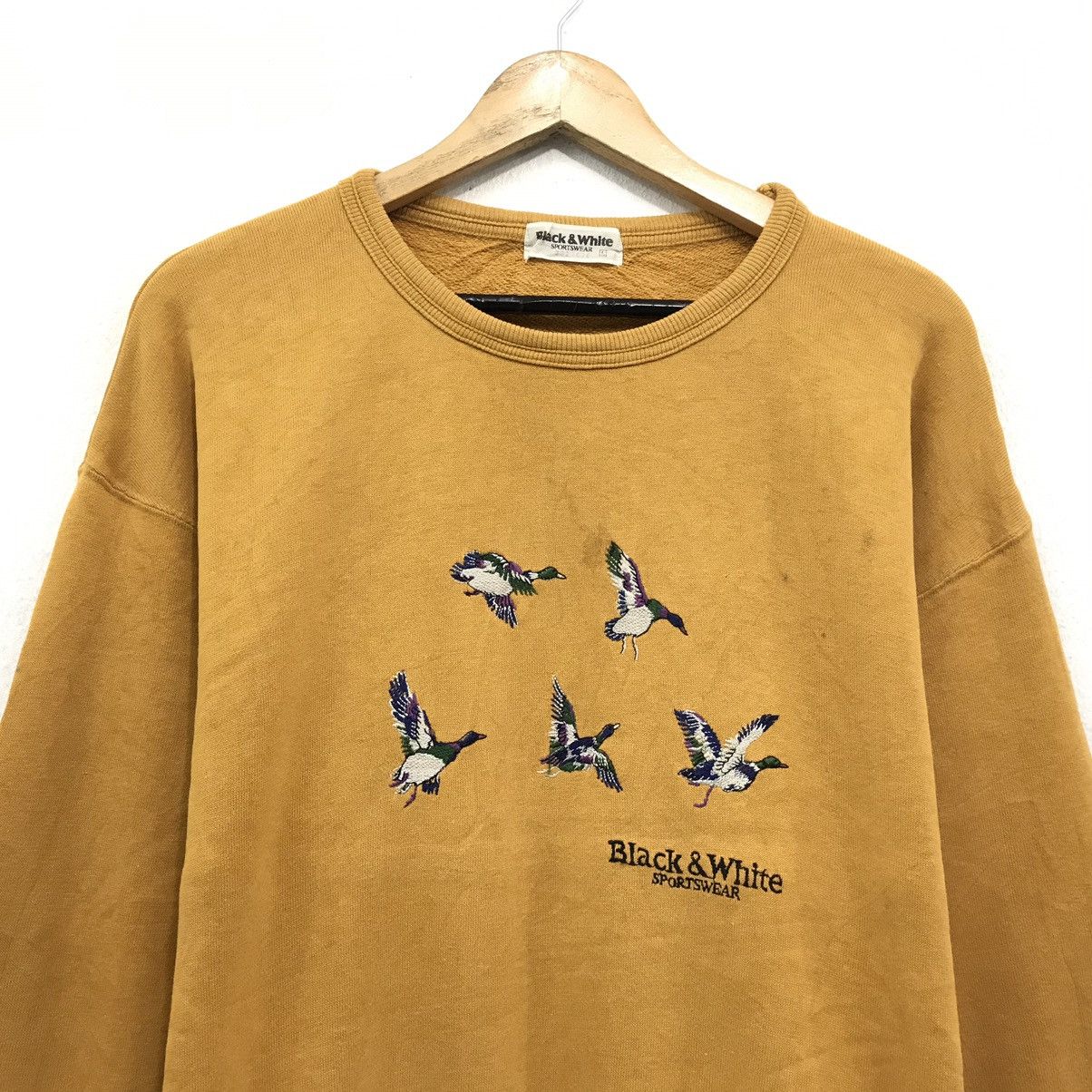 Japanese Brand × Vintage Vintage Black & White Sweatshirt Biglogo Animals Birds Size US L / EU 52-54 / 3 - 2 Thumbnail