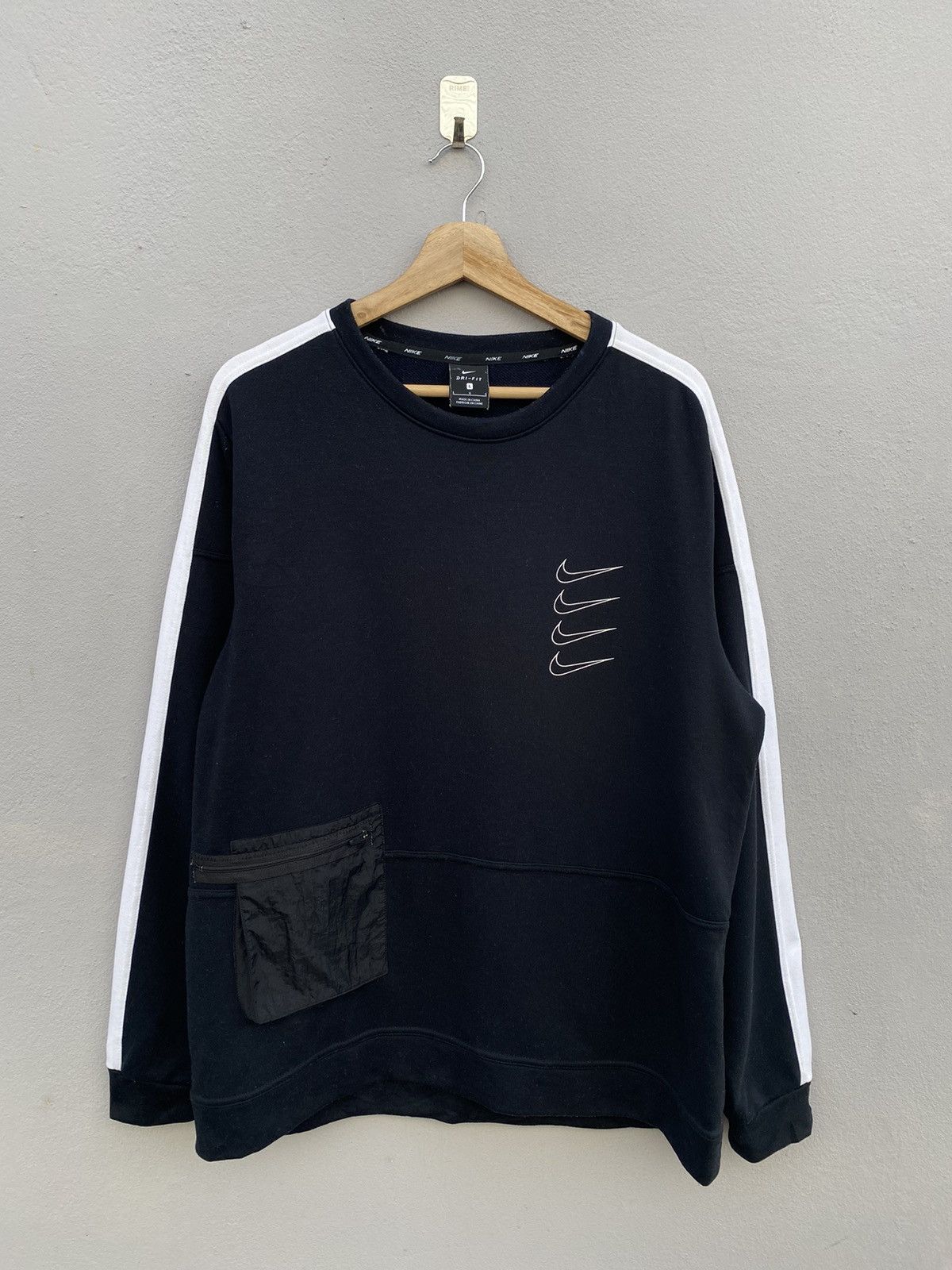 💥ARCHIVED💥 NIKE Multi Swoosh Nylon Pocket Large Jumper