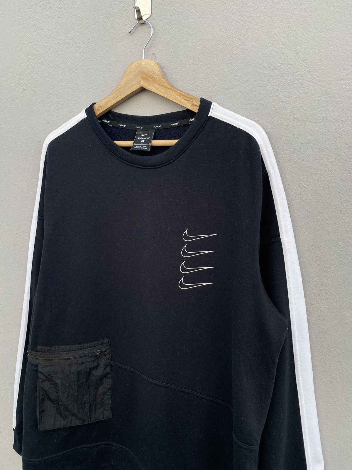 Nike 💥ARCHIVED💥 NIKE Multi Swoosh Nylon Pocket Large Jumper Size US L / EU 52-54 / 3 - 2 Thumbnail