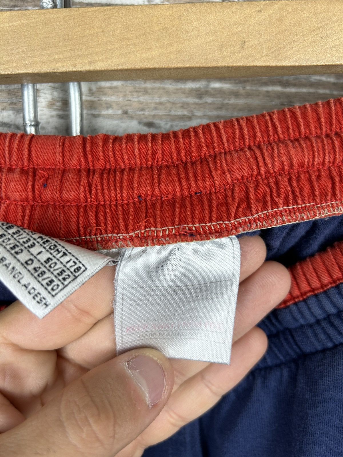 Nike × Vintage Mens Vintage Nike Shorts swoosh 90s rare streetwear y2k Size US 32 / EU 48 - 10 Thumbnail