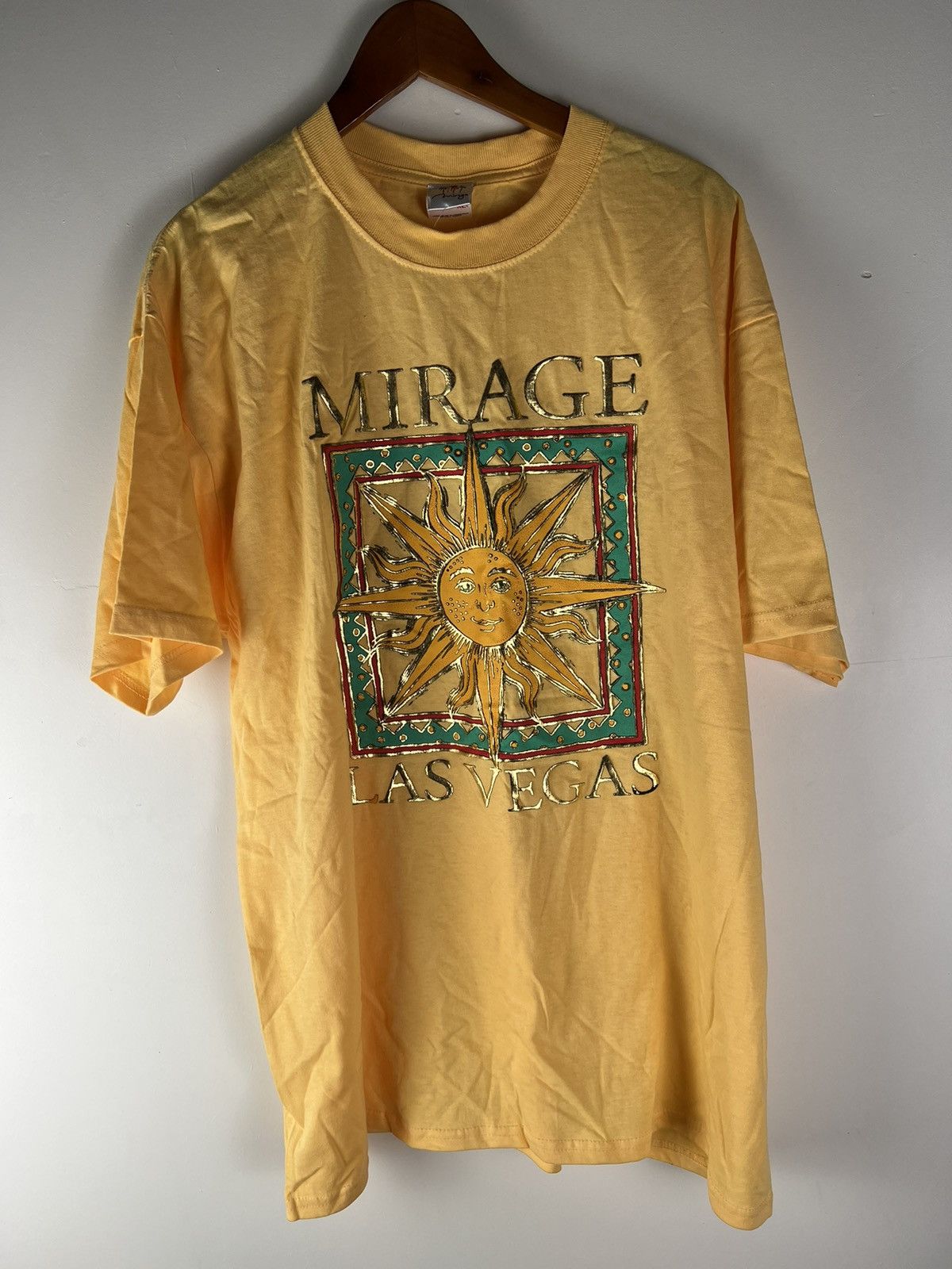 Vintage Old Stock Vintage Las Vegas Mirage Tee Size US XL / EU 56 / 4 - 1 Thumbnail