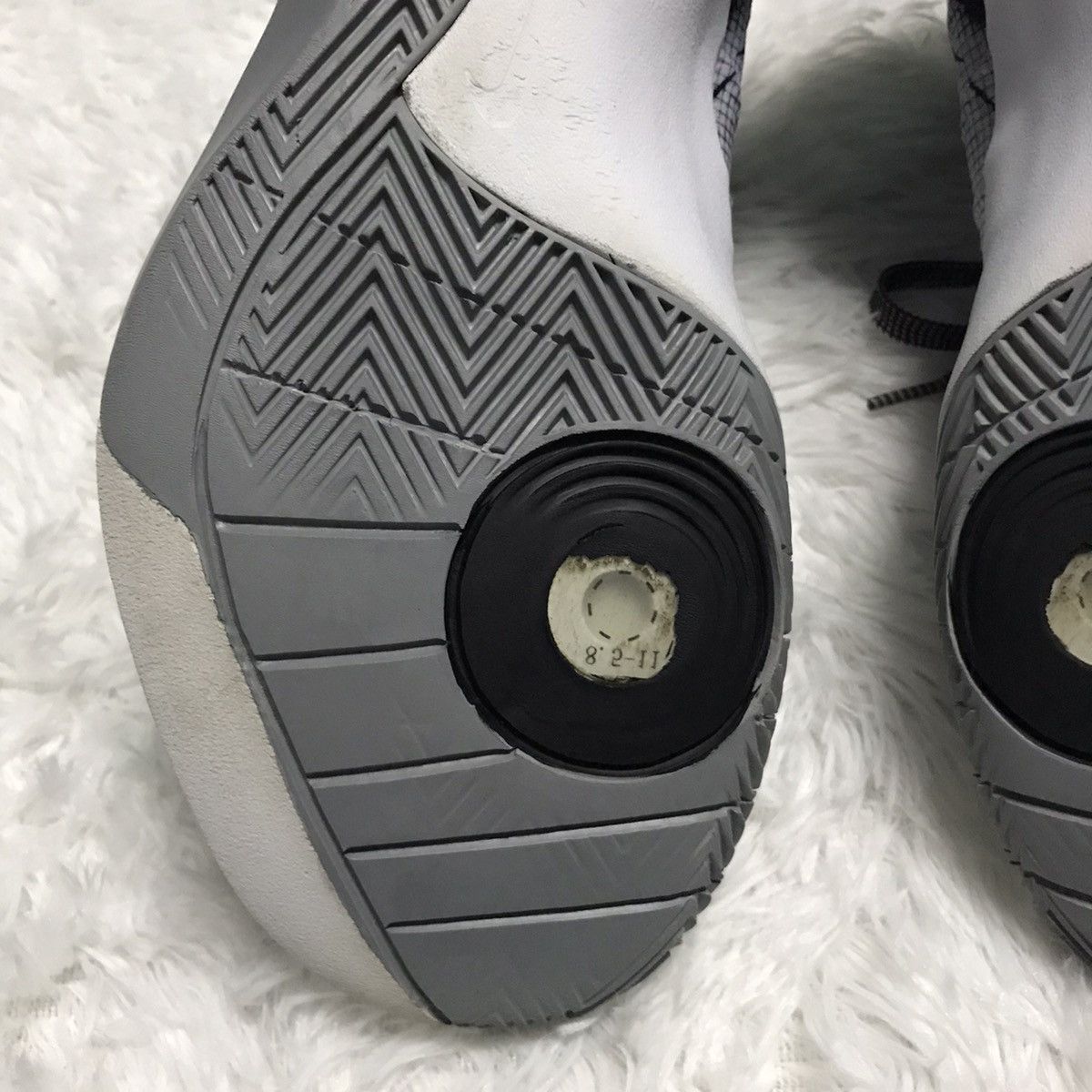 Nike Nike Hyperdunk 2015 Premium White | Metallic Silver-Black Size US 10 / EU 43 - 10 Thumbnail