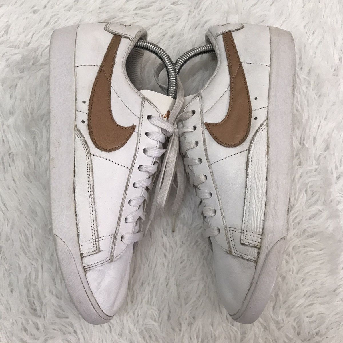 Nike Nike Blazer Low White Size US 9.5 / EU 42-43 - 7 Thumbnail