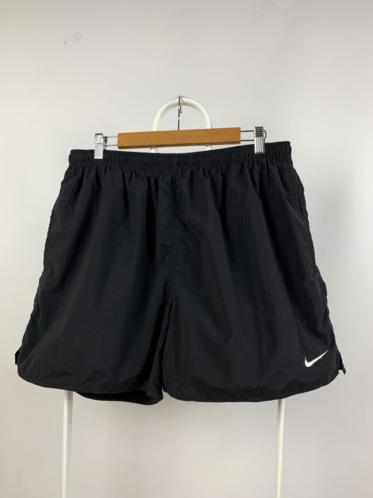 Nike 90s Vintage Nike Big Logo Swoosh Nylon Black Shorts Size US 36 / EU 52 - 2 Thumbnail