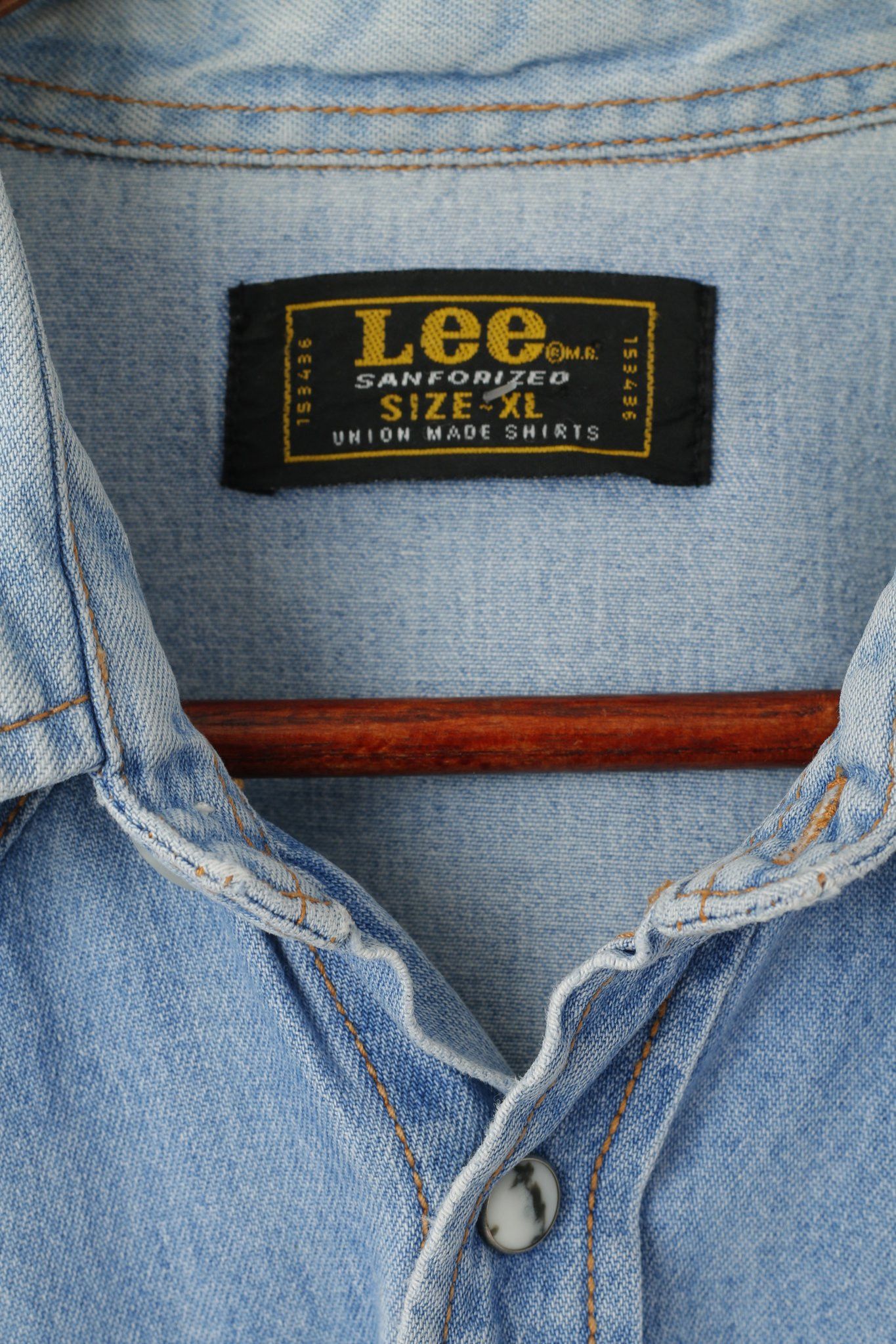 Lee × Vintage Lee Sanforized Men XL Casual Shirt Blue Jeans Ombre 9209 Size US XL / EU 56 / 4 - 4 Thumbnail