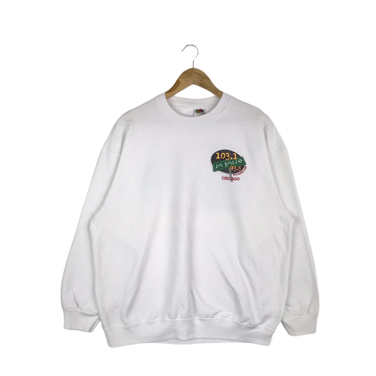 Fruit Of The Loom Vintage La Kalle Reggaeton Y Mas Chicago Sweatshirt Size US XL / EU 56 / 4 - 4 Thumbnail