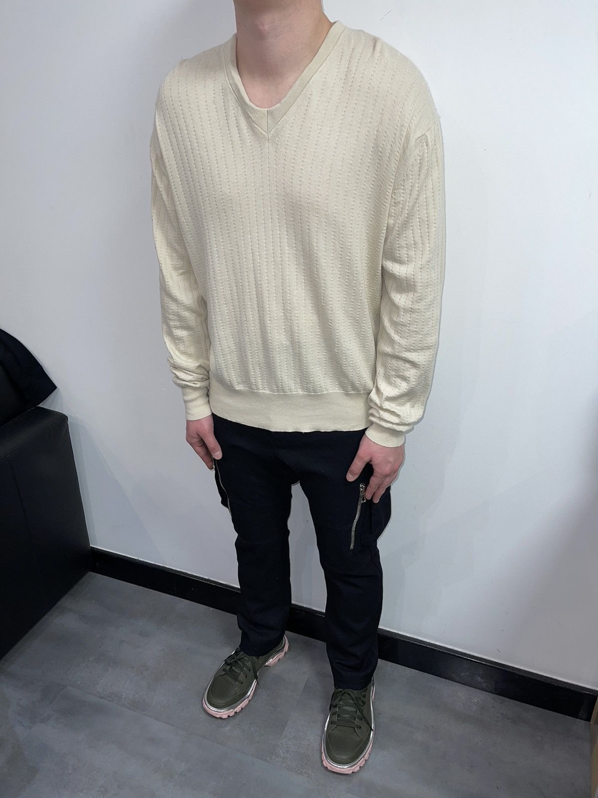 Tom Ford Tom Ford Cream White Striped Cashmere V-Neck Sweater Size US XL / EU 56 / 4 - 7 Thumbnail