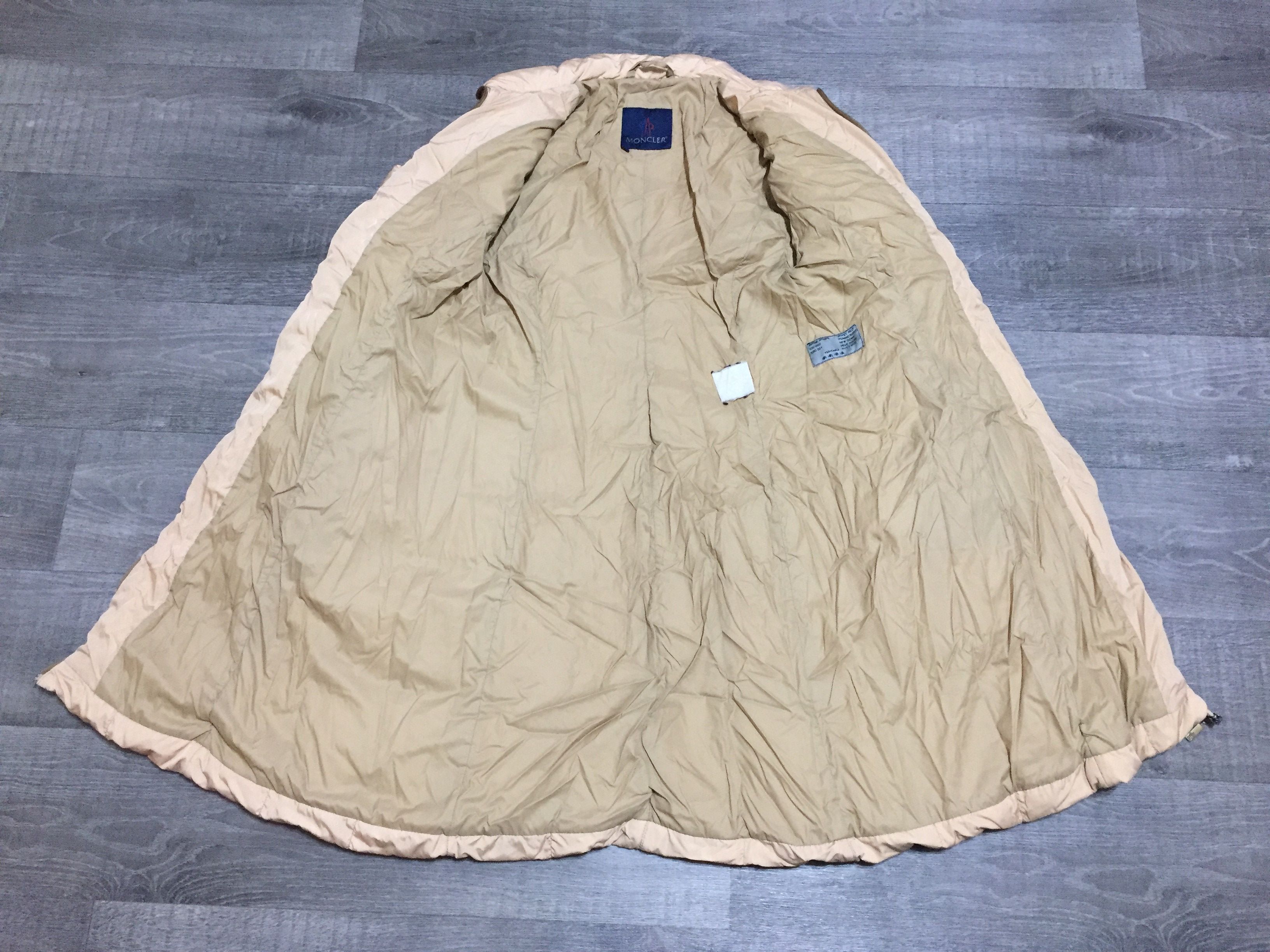 Moncler Women's Beige Down Jacket Vintage Giubbotto Grenoble Size XS / US 0-2 / IT 36-38 - 4 Thumbnail