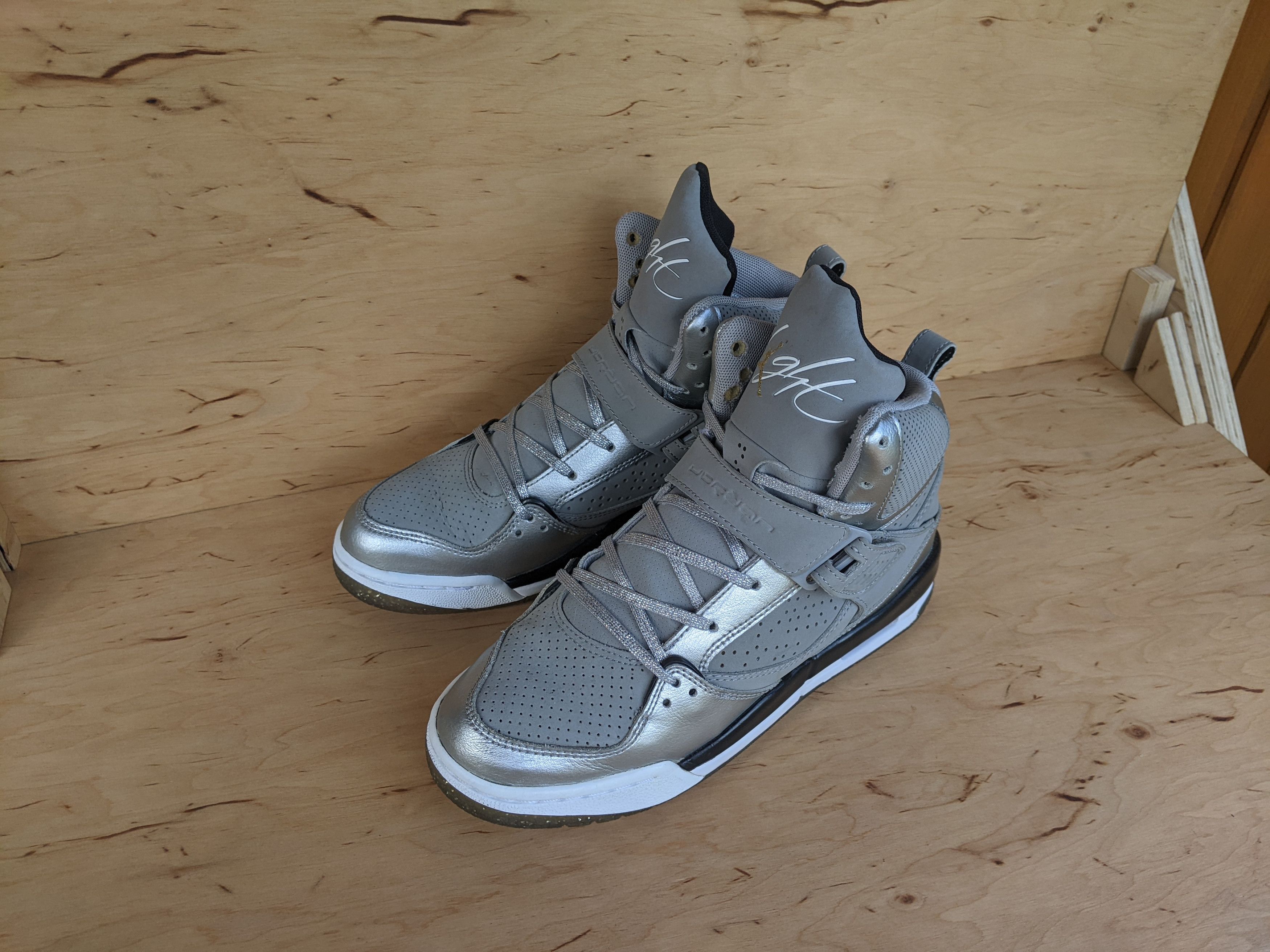 Jordan Brand Jordan Flight 45 High GS 'Metallic Silver' by Nike Size US 8.5 / IT 38.5 - 7 Thumbnail