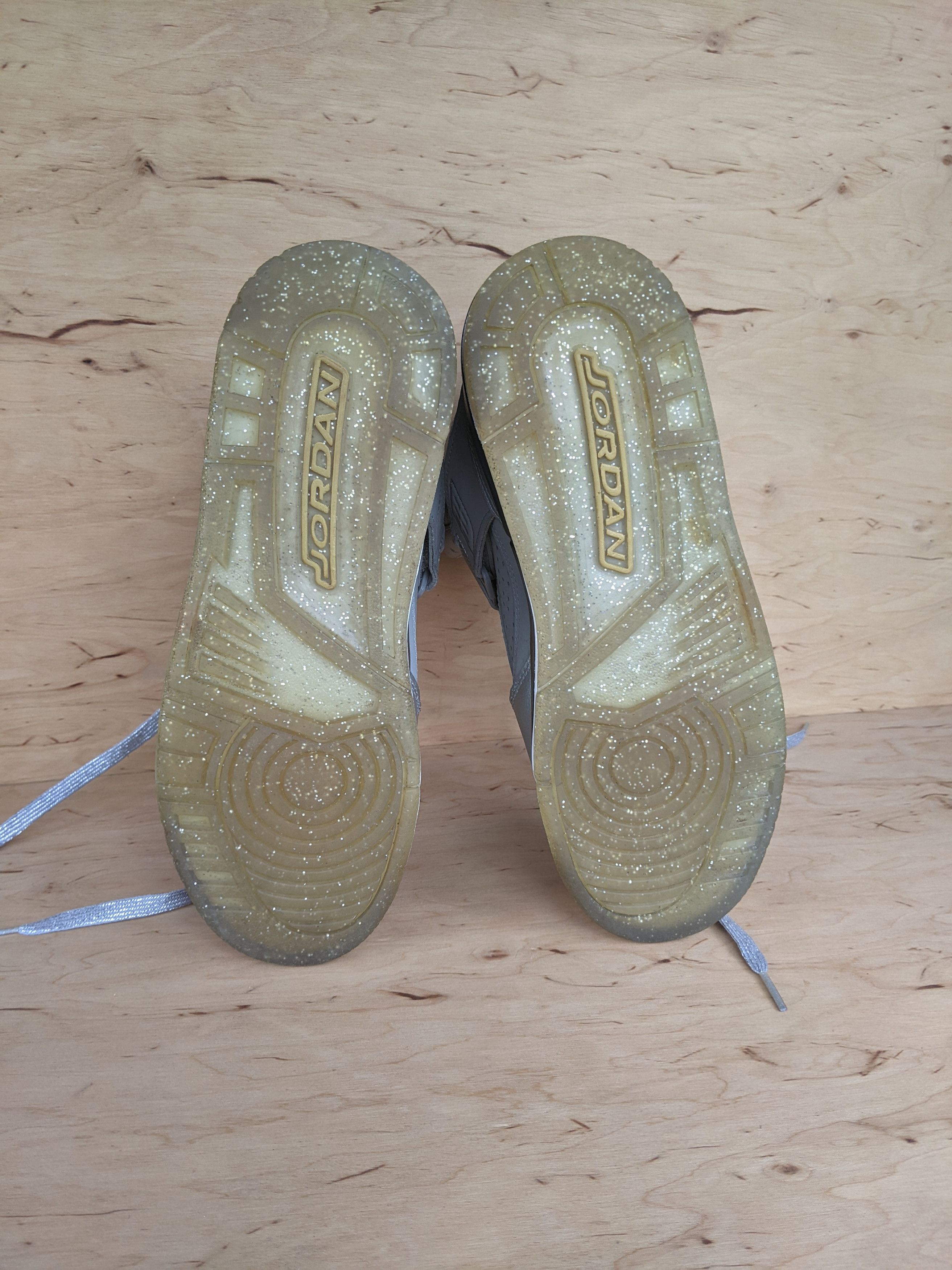 Jordan Brand Jordan Flight 45 High GS 'Metallic Silver' by Nike Size US 8.5 / IT 38.5 - 19 Thumbnail