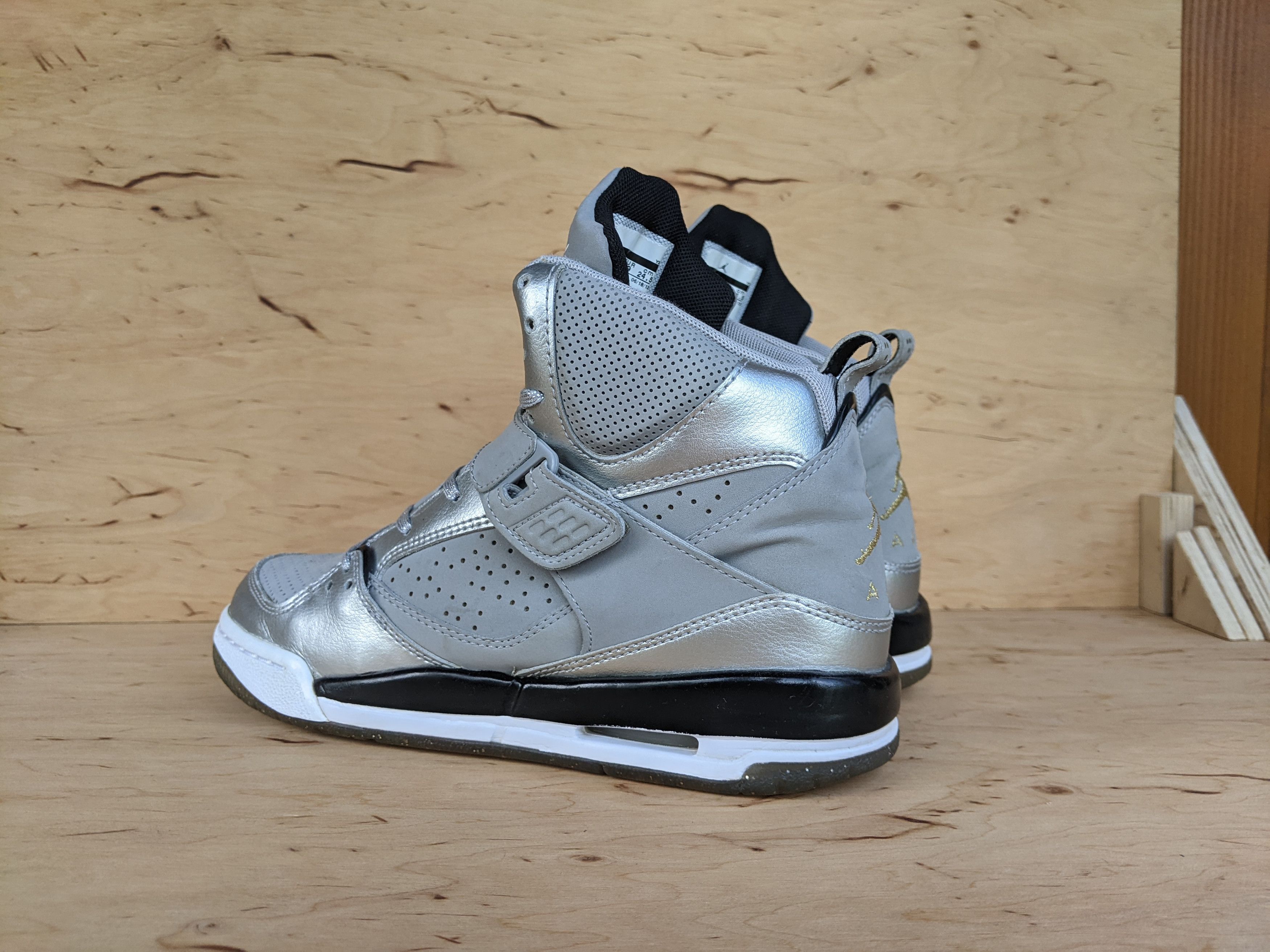 Jordan Brand Jordan Flight 45 High GS 'Metallic Silver' by Nike Size US 8.5 / IT 38.5 - 8 Thumbnail