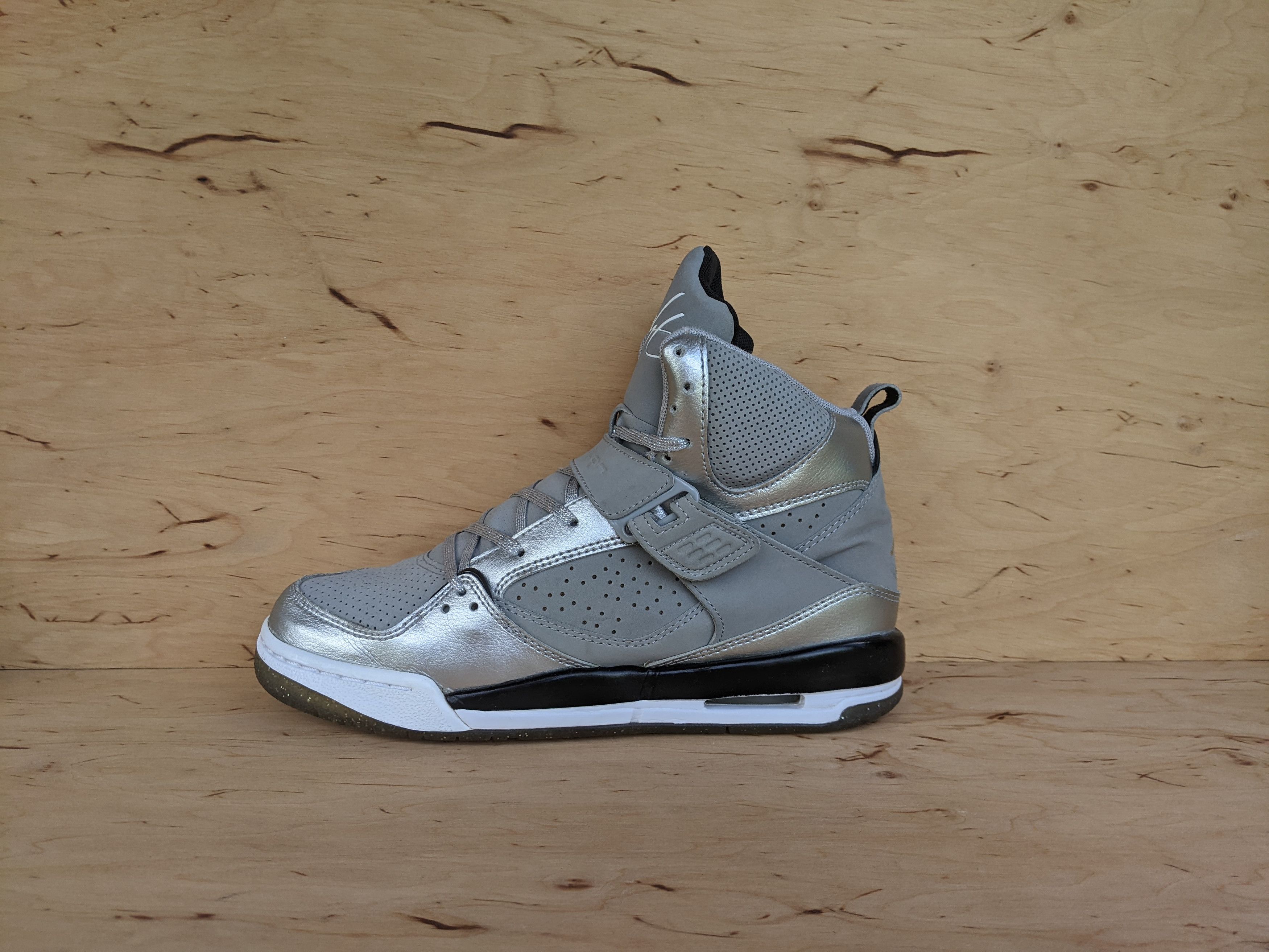 Jordan Brand Jordan Flight 45 High GS 'Metallic Silver' by Nike Size US 8.5 / IT 38.5 - 4 Thumbnail