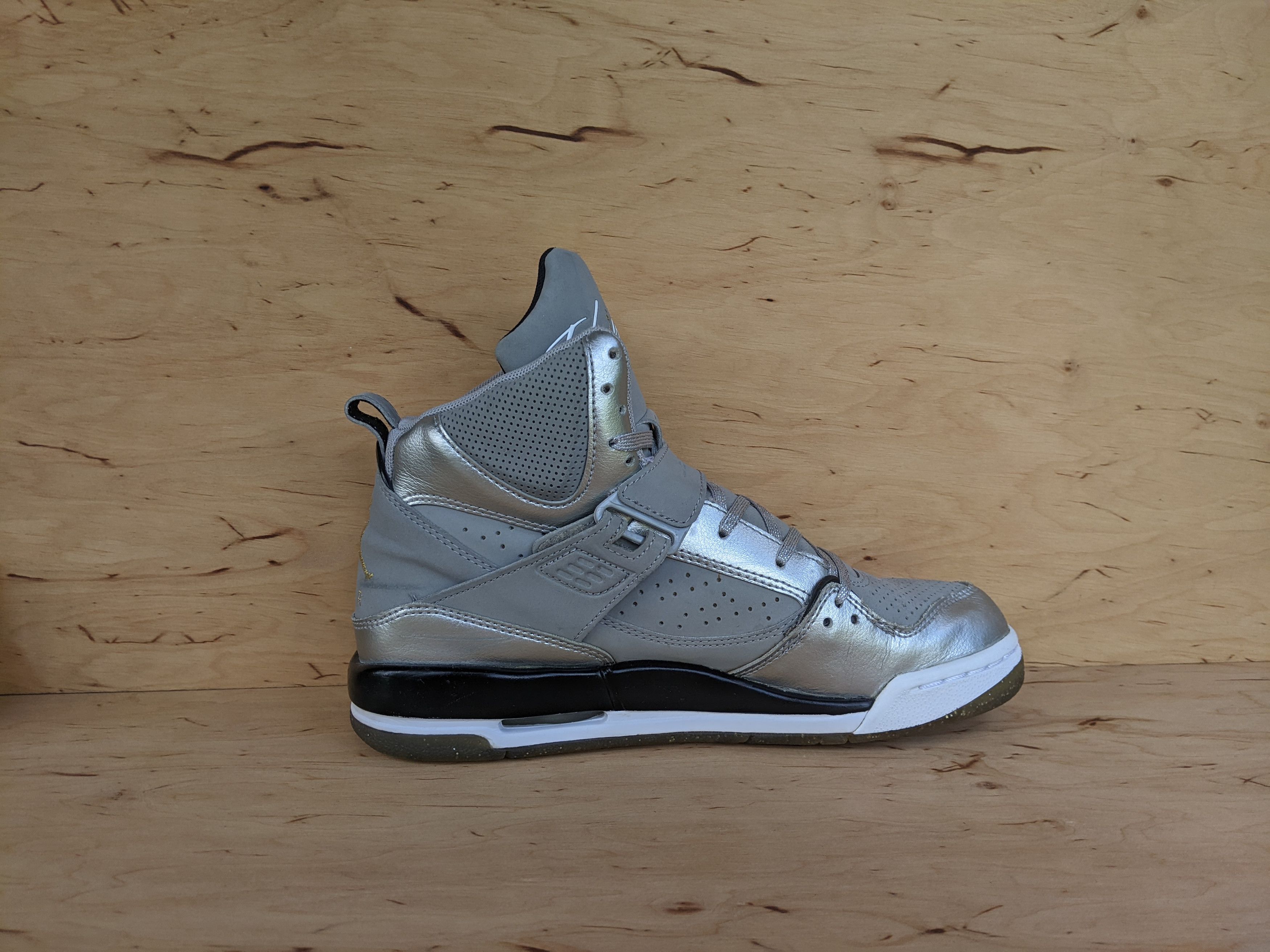Jordan Brand Jordan Flight 45 High GS 'Metallic Silver' by Nike Size US 8.5 / IT 38.5 - 5 Thumbnail