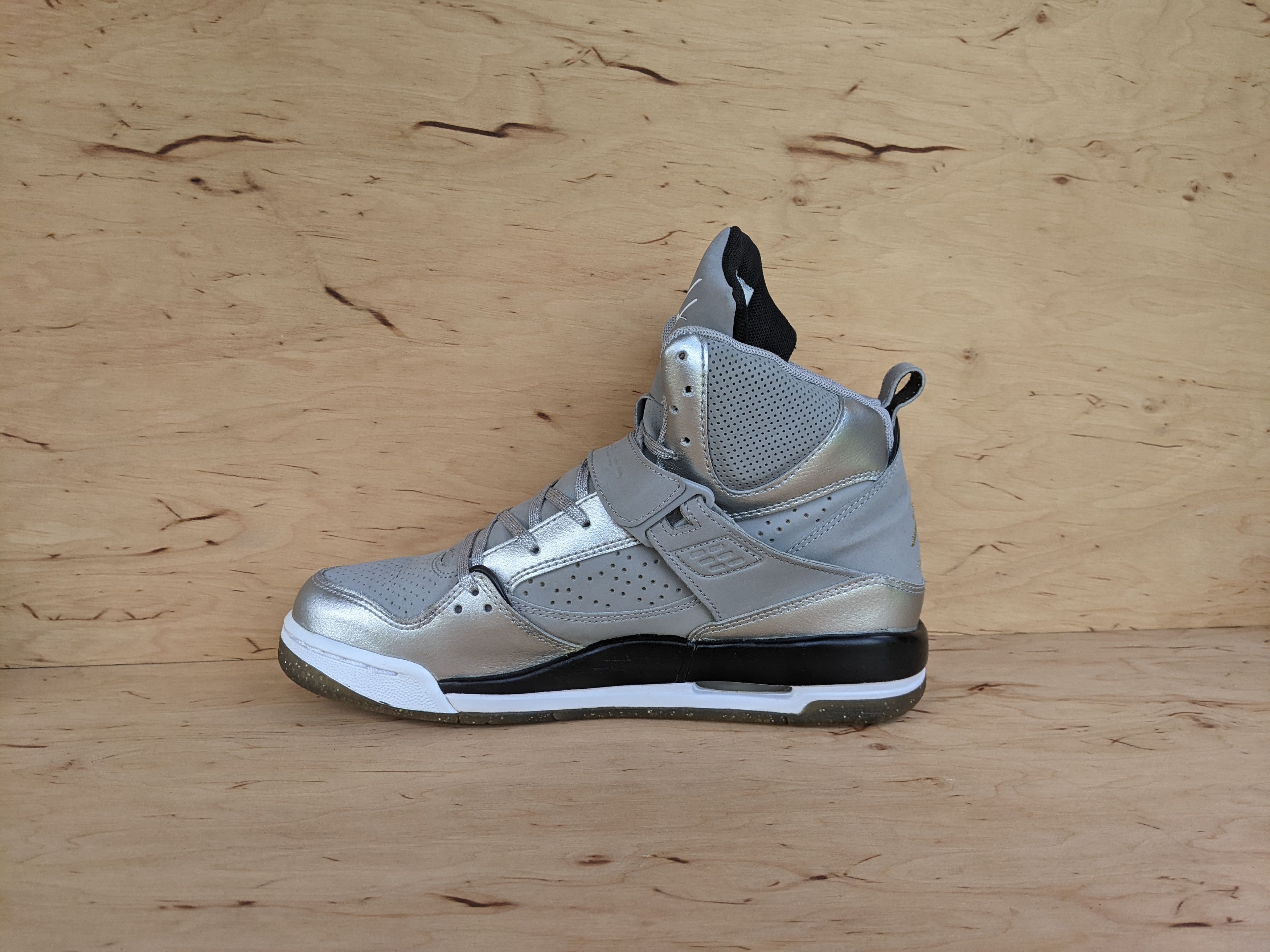 Jordan Brand Jordan Flight 45 High GS 'Metallic Silver' by Nike Size US 8.5 / IT 38.5 - 3 Thumbnail