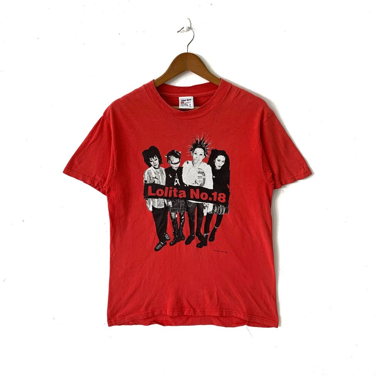 Band Tees Vintage Toy Doll Tour 2000 Lolita 18 Tshirt Size US M / EU 48-50 / 2 - 1 Thumbnail