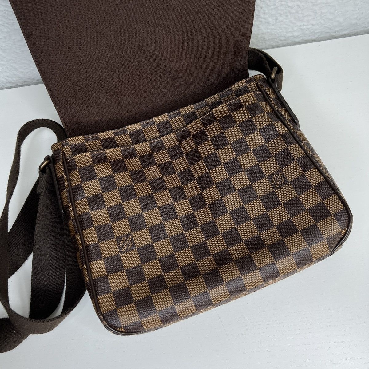 Louis Vuitton Louis Vuitton District PM Monogram Brown Messenger Bag Size ONE SIZE - 5 Thumbnail