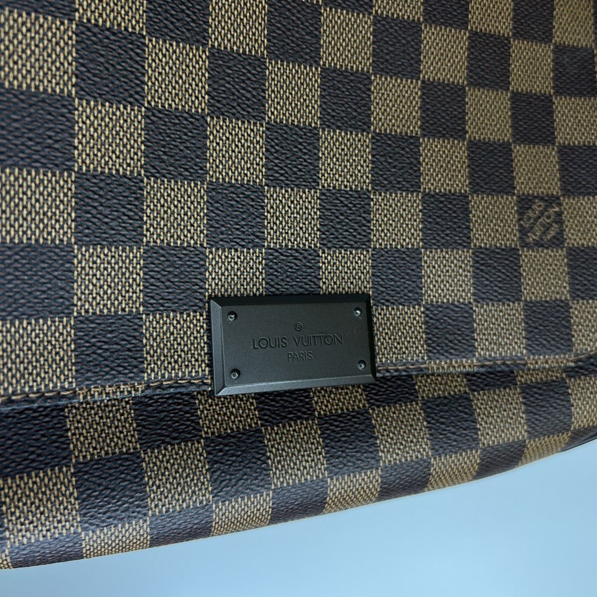Louis Vuitton Louis Vuitton District PM Monogram Brown Messenger Bag Size ONE SIZE - 9 Thumbnail