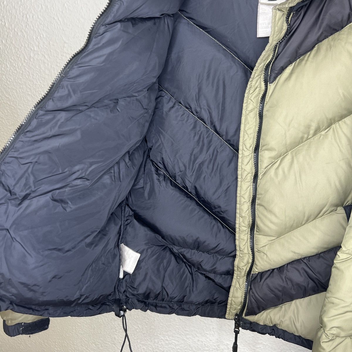 The North Face × Vintage The North Face Nuptse 600 Khaki Black Logo Puffer Size US M / EU 48-50 / 2 - 6 Thumbnail